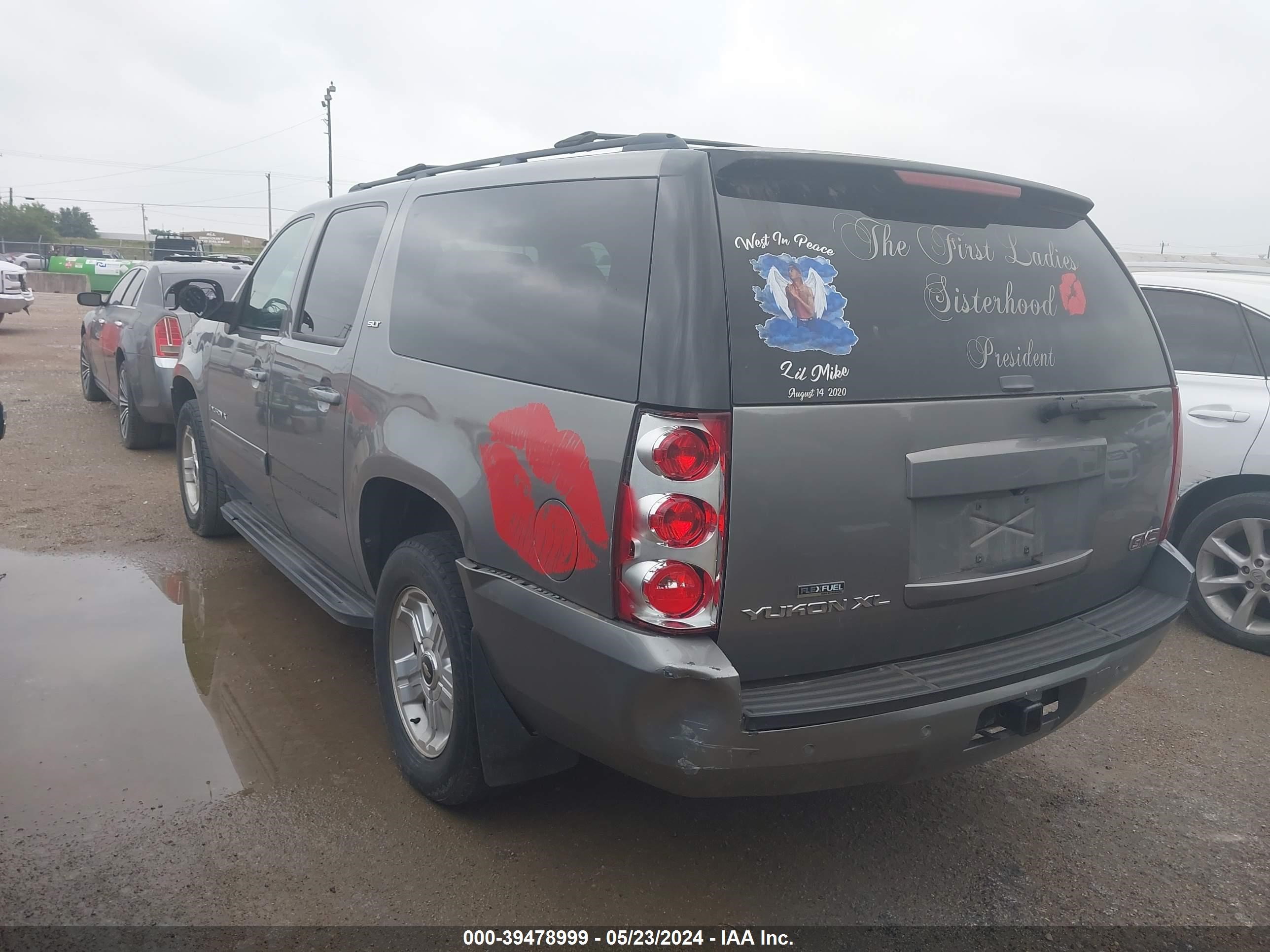 Photo 2 VIN: 1GKFC36029R270712 - GMC YUKON 