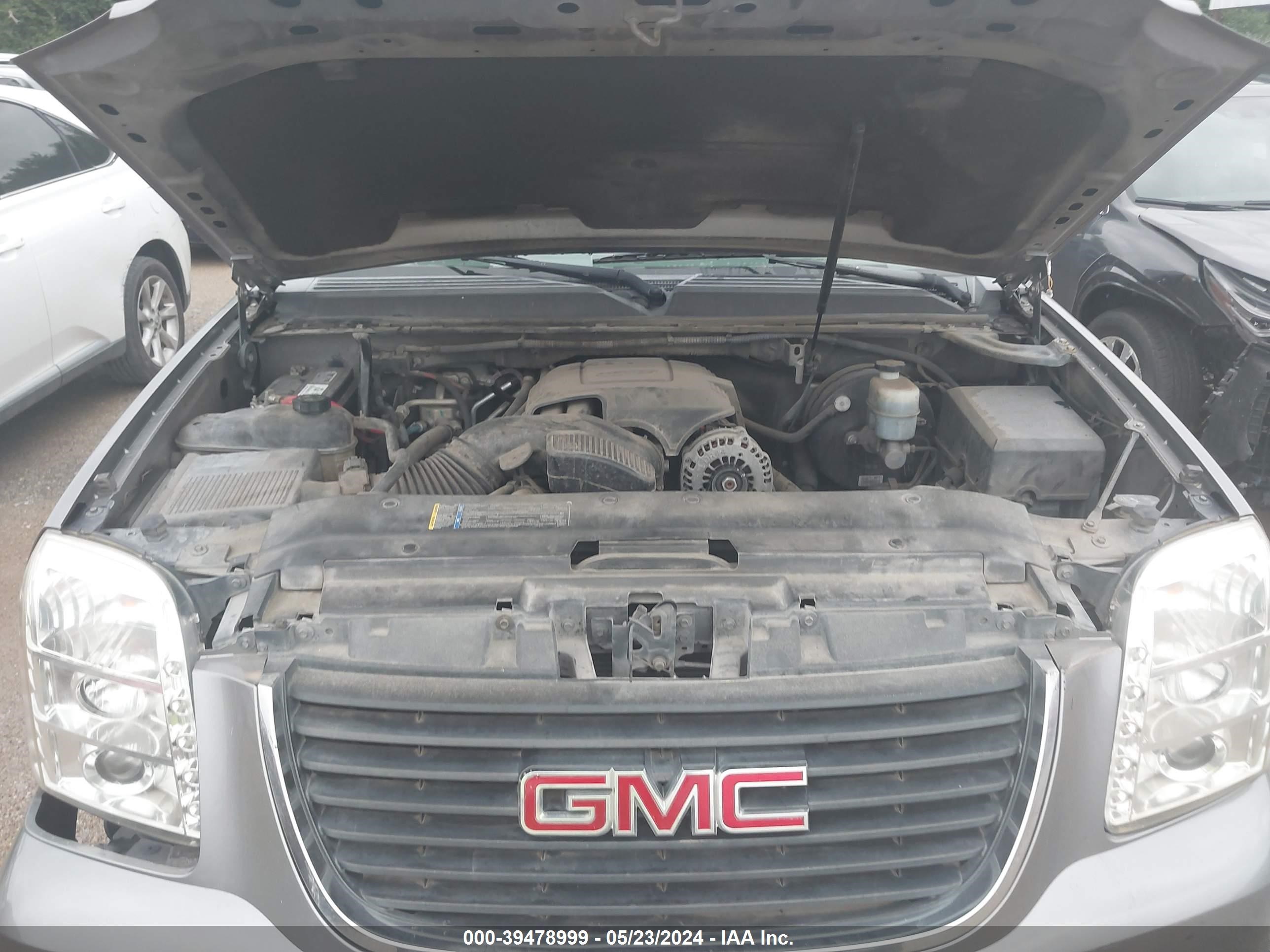 Photo 9 VIN: 1GKFC36029R270712 - GMC YUKON 