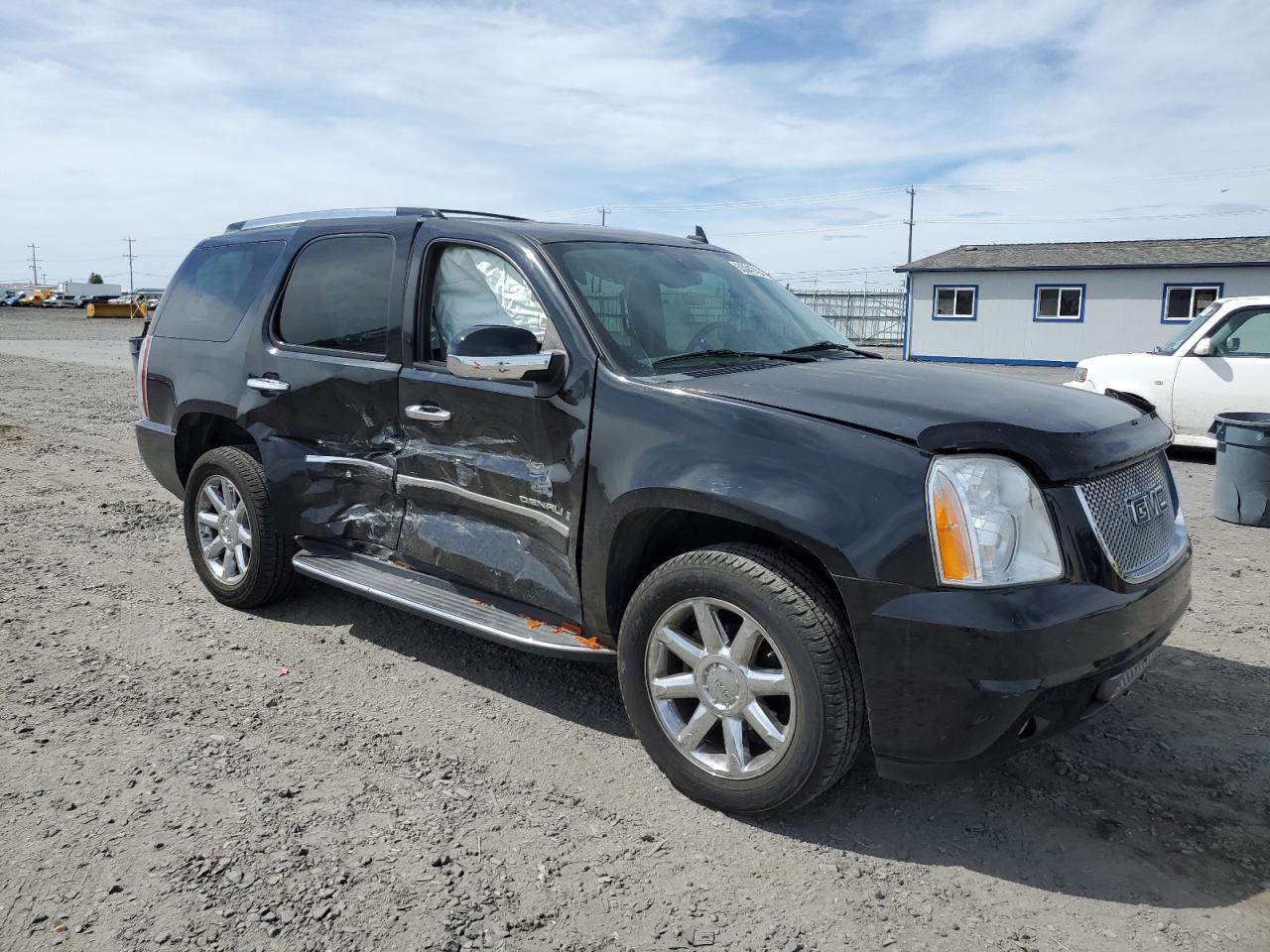 Photo 3 VIN: 1GKFK03209R275219 - GMC YUKON 