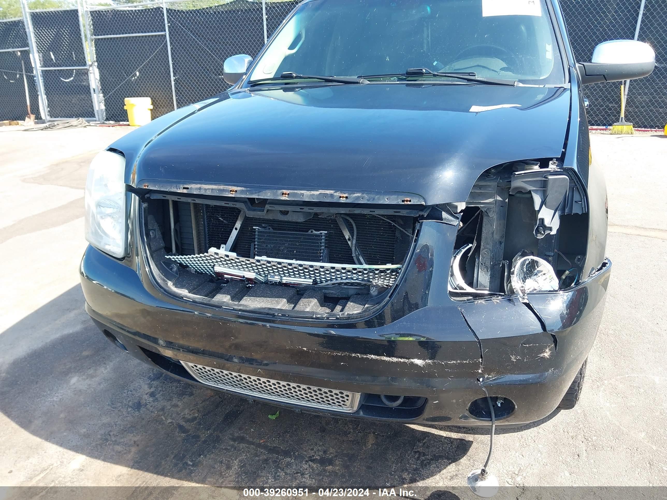 Photo 5 VIN: 1GKFK03239R253974 - GMC YUKON 