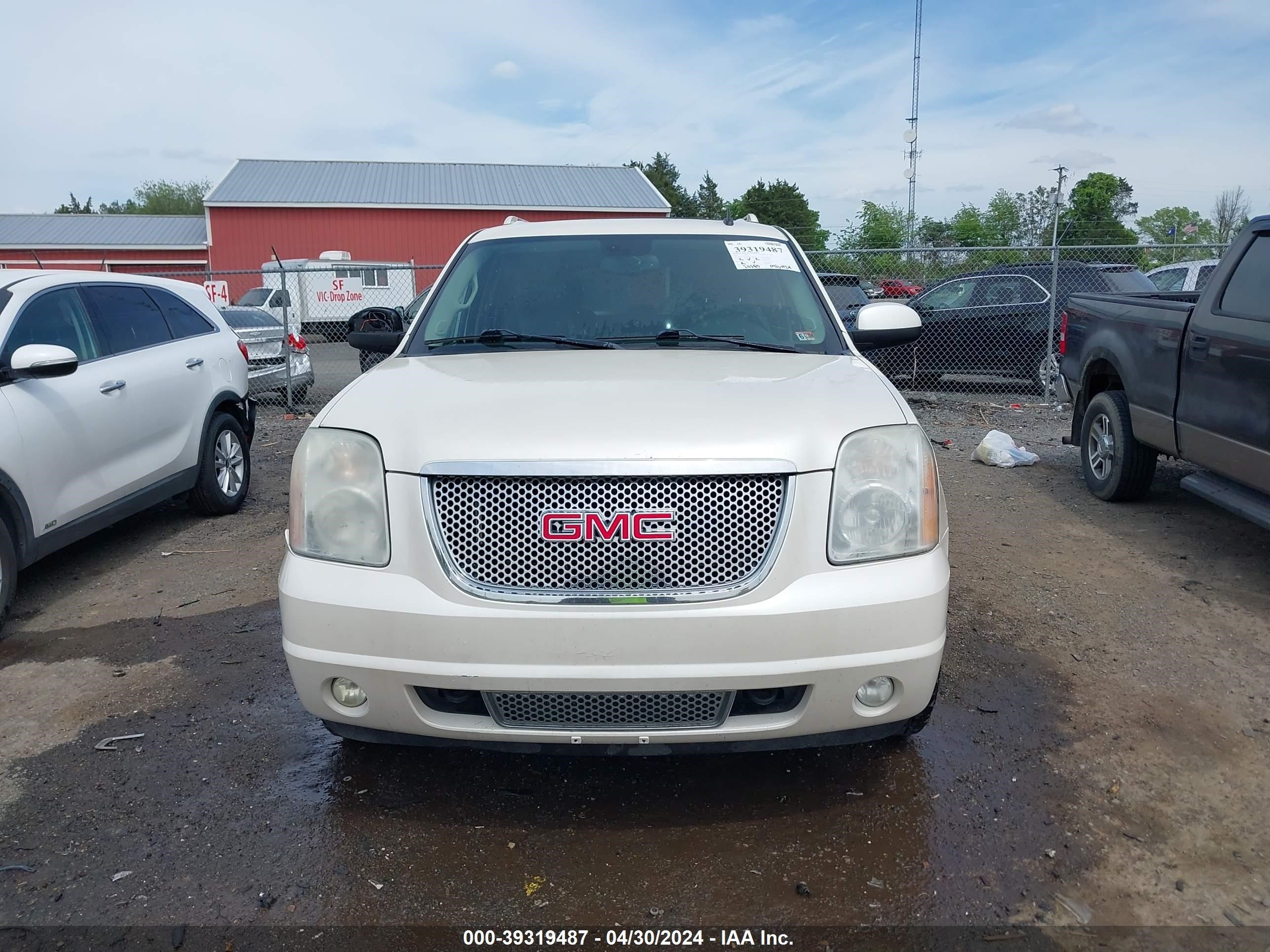 Photo 11 VIN: 1GKFK06259R209650 - GMC NULL 