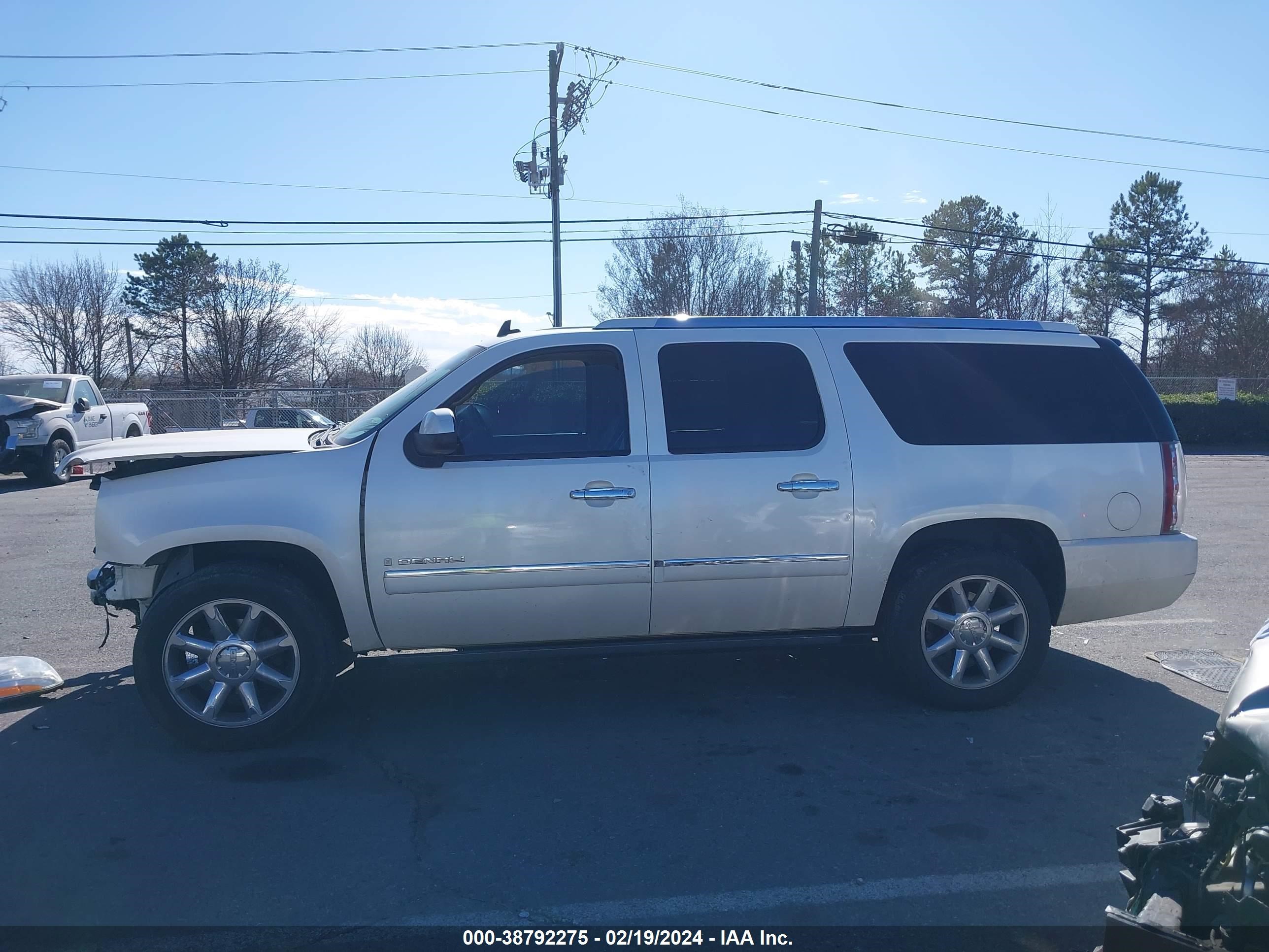 Photo 14 VIN: 1GKFK06289R204748 - GMC NULL 