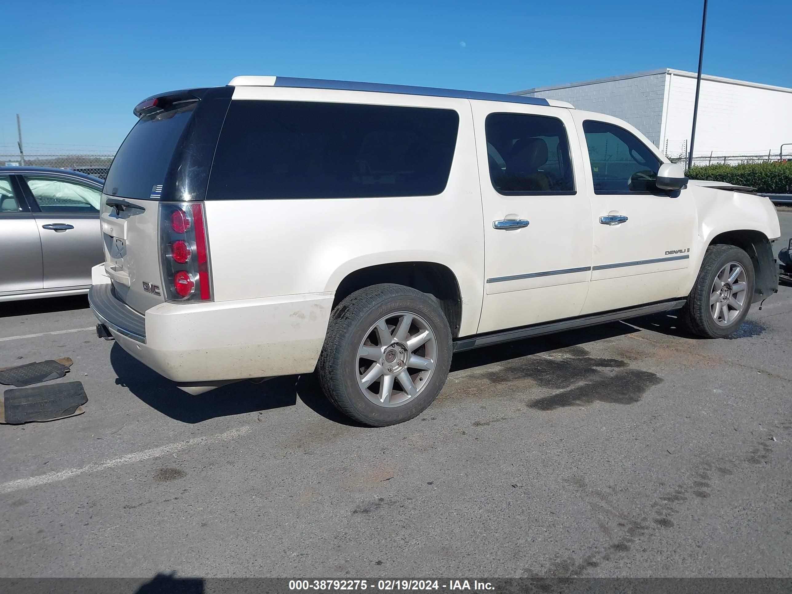 Photo 3 VIN: 1GKFK06289R204748 - GMC NULL 