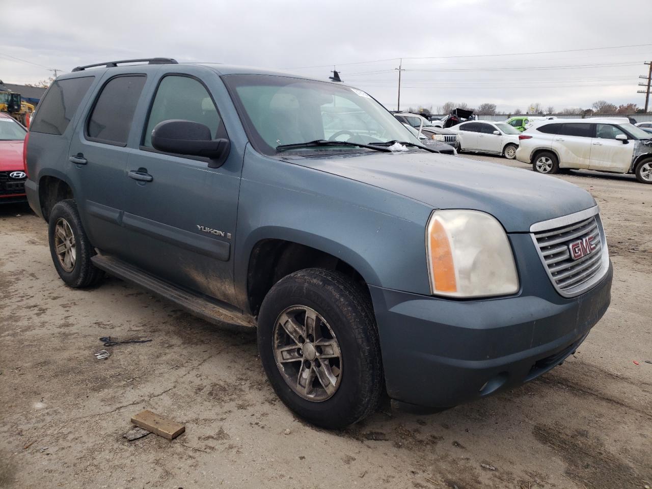 Photo 3 VIN: 1GKFK13008R120883 - GMC YUKON 