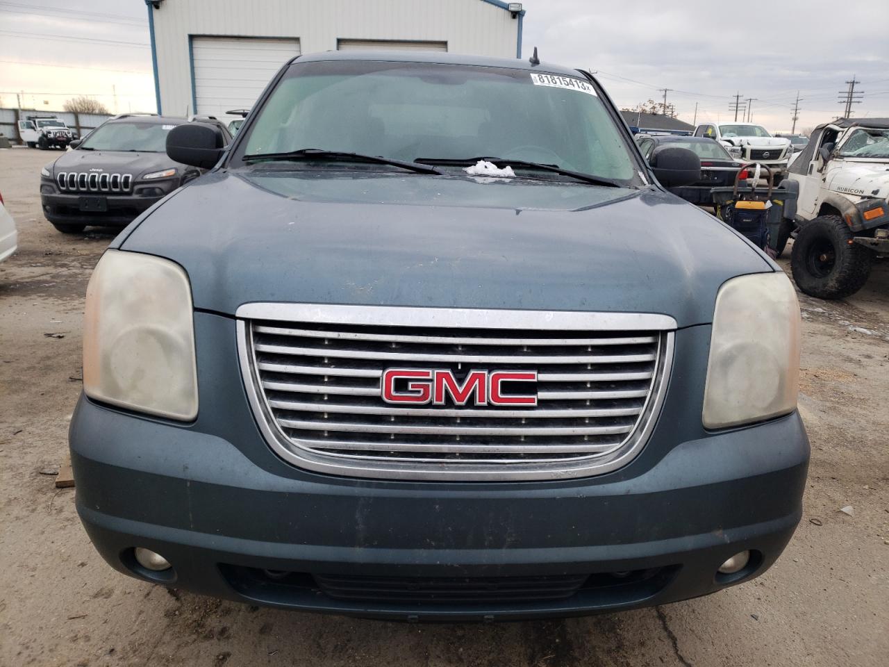 Photo 4 VIN: 1GKFK13008R120883 - GMC YUKON 