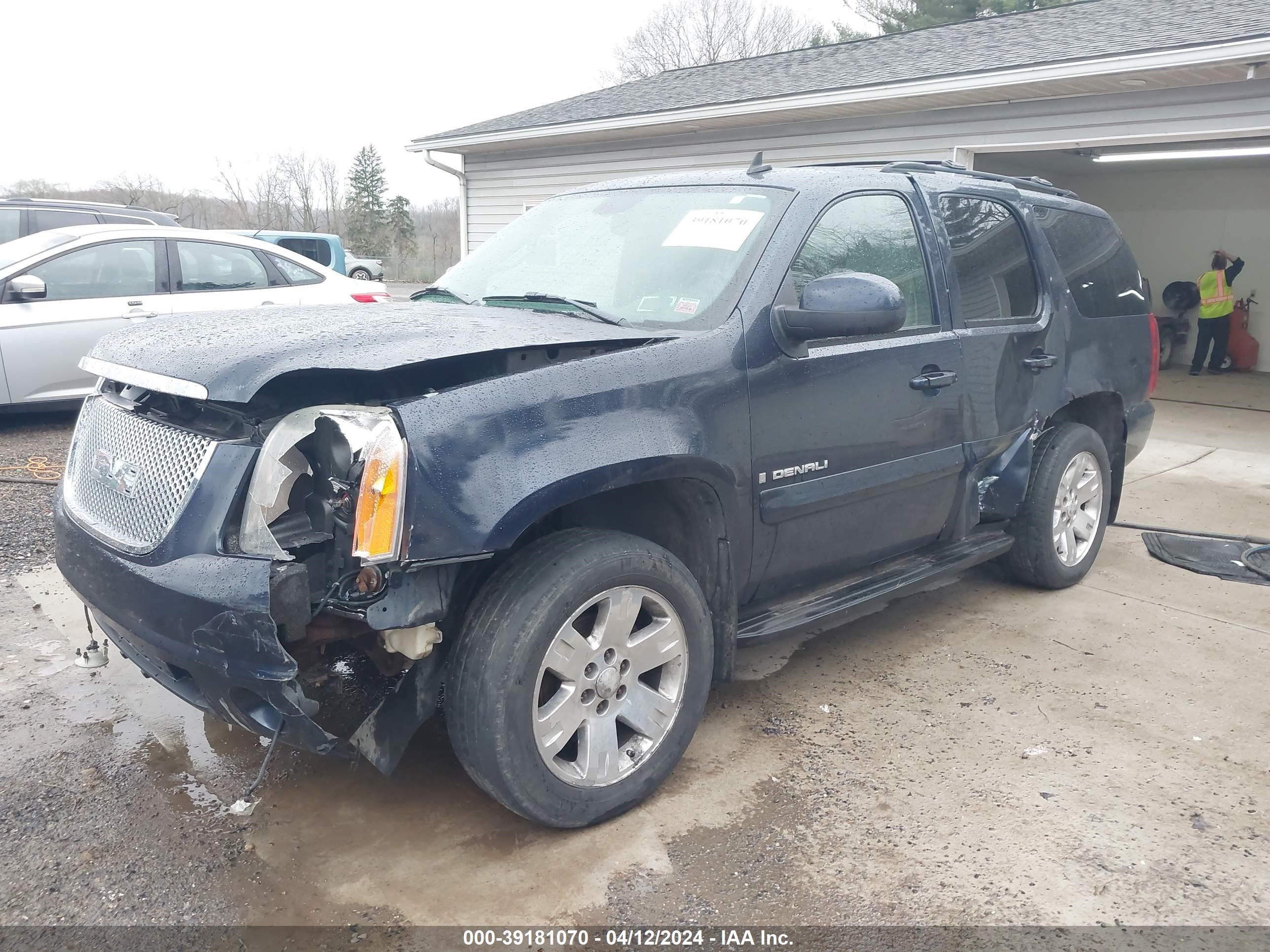 Photo 1 VIN: 1GKFK13017J115799 - GMC YUKON 