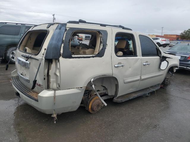 Photo 2 VIN: 1GKFK13017R157472 - GMC YUKON 