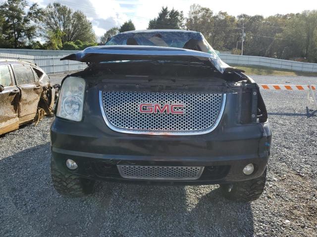 Photo 4 VIN: 1GKFK13017R174420 - GMC YUKON 