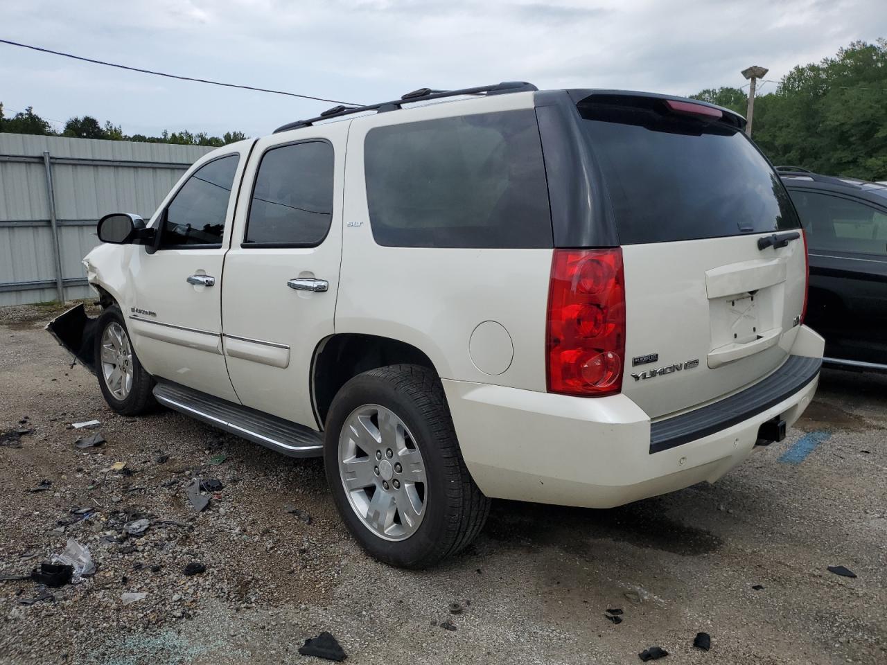 Photo 1 VIN: 1GKFK13018R185127 - GMC YUKON 