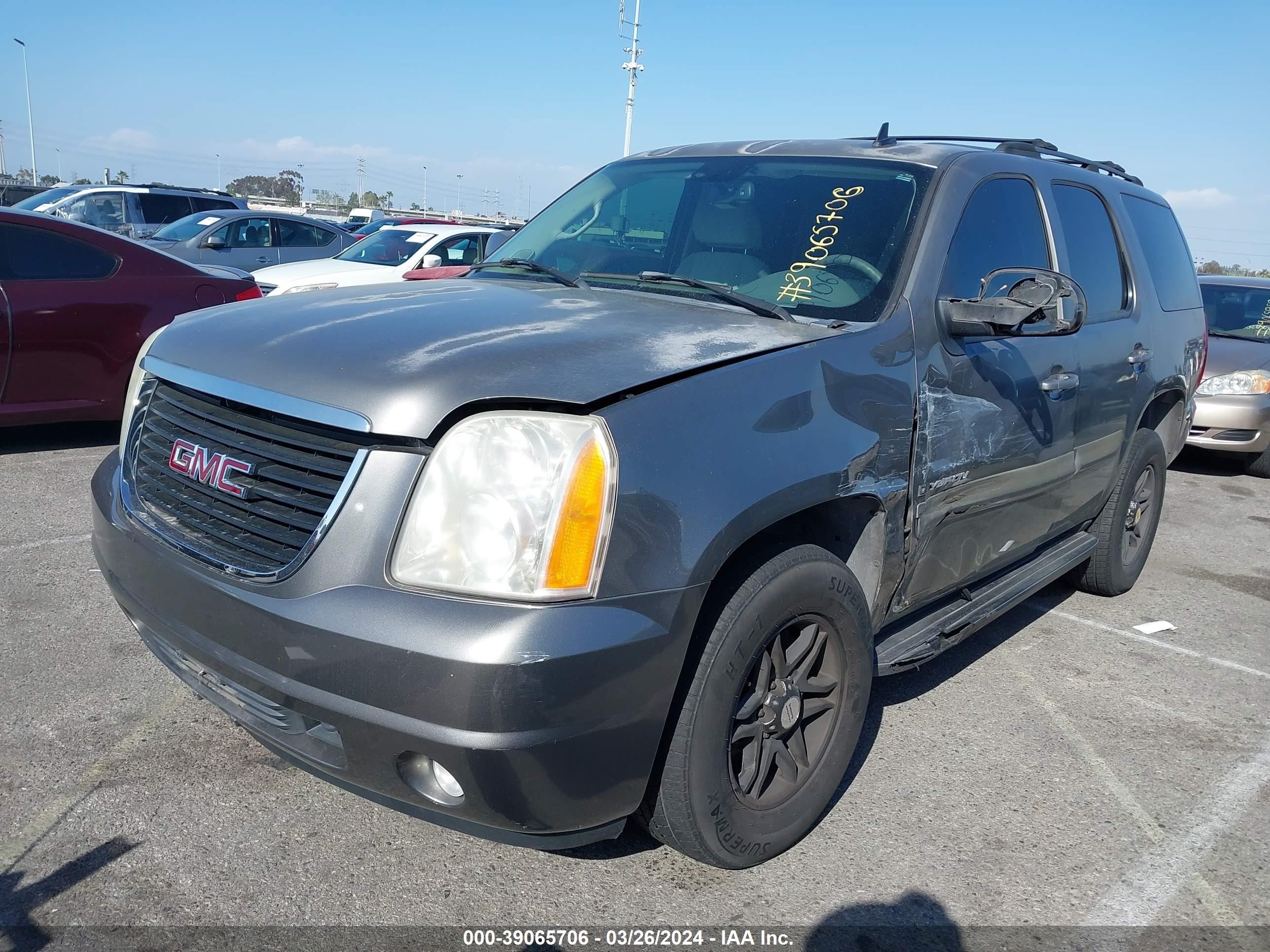 Photo 1 VIN: 1GKFK13027J127380 - GMC YUKON 