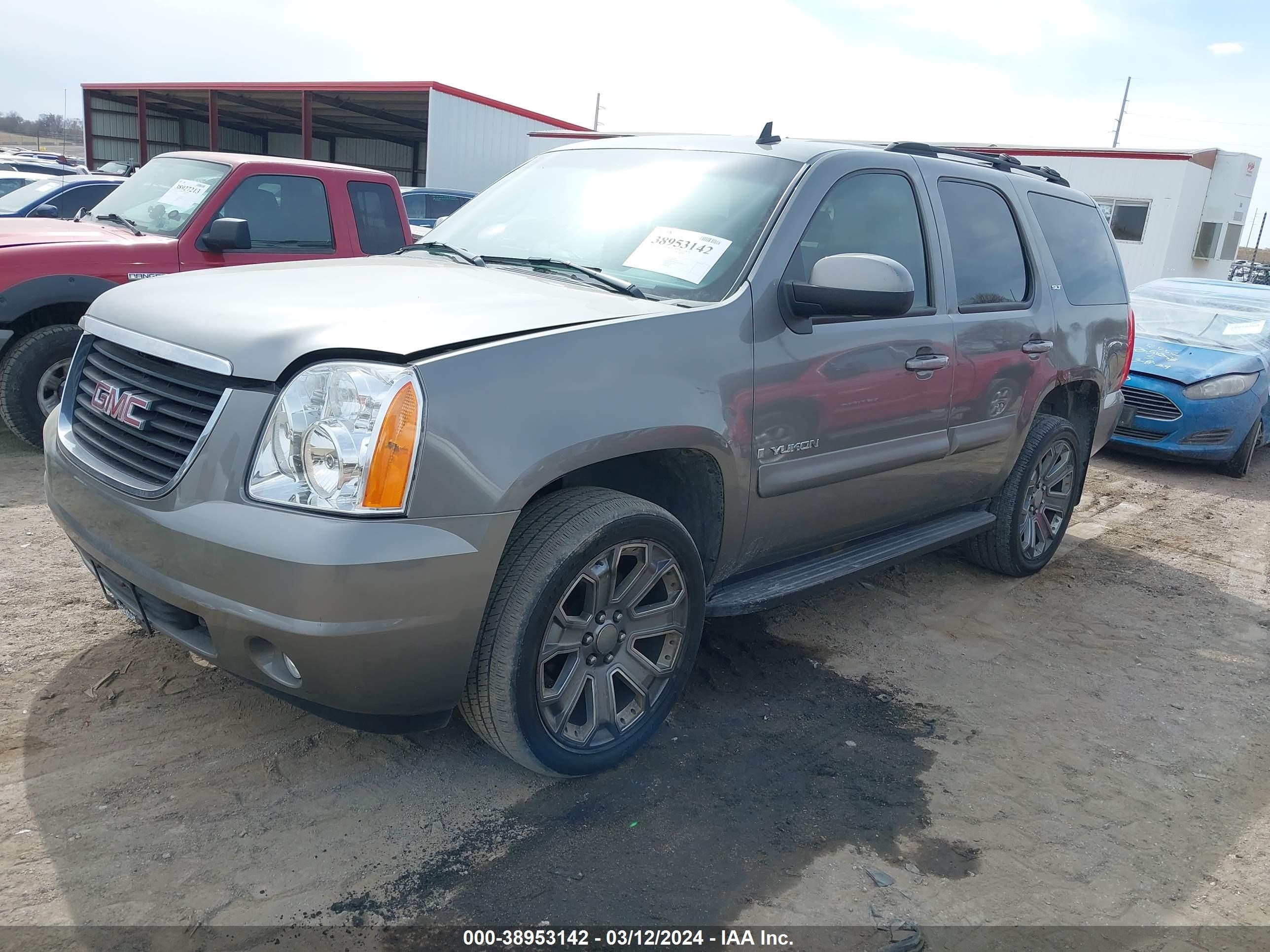 Photo 1 VIN: 1GKFK13027J141182 - GMC YUKON 