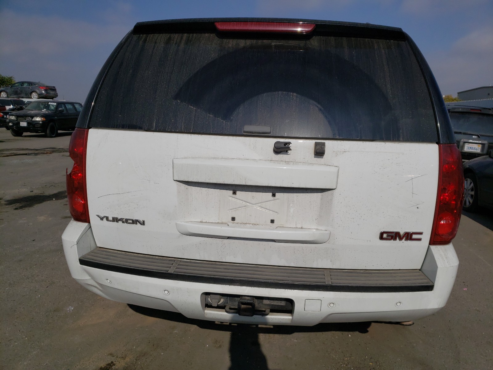 Photo 8 VIN: 1GKFK13027R128580 - GMC YUKON 