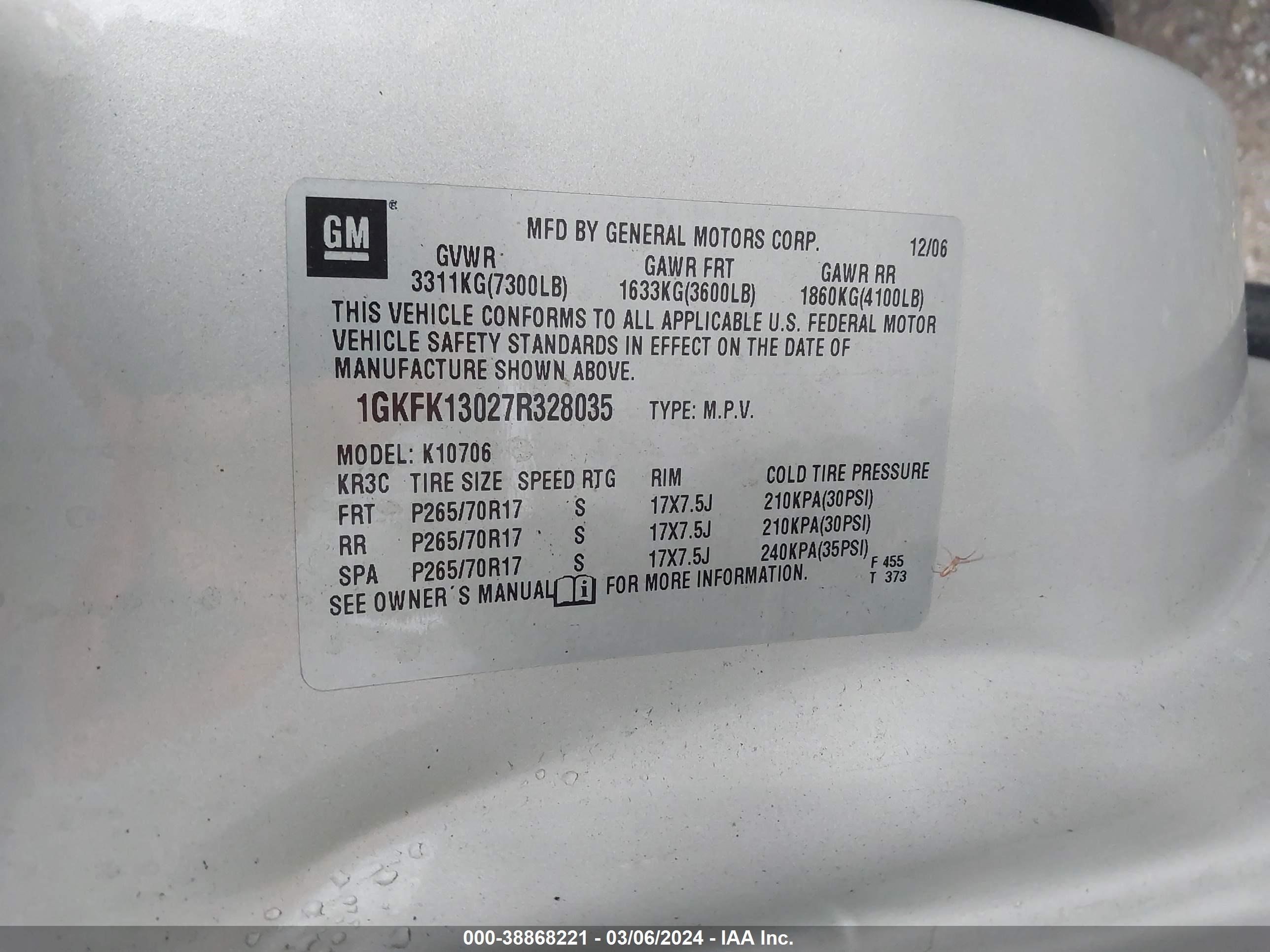 Photo 8 VIN: 1GKFK13027R328035 - GMC YUKON 