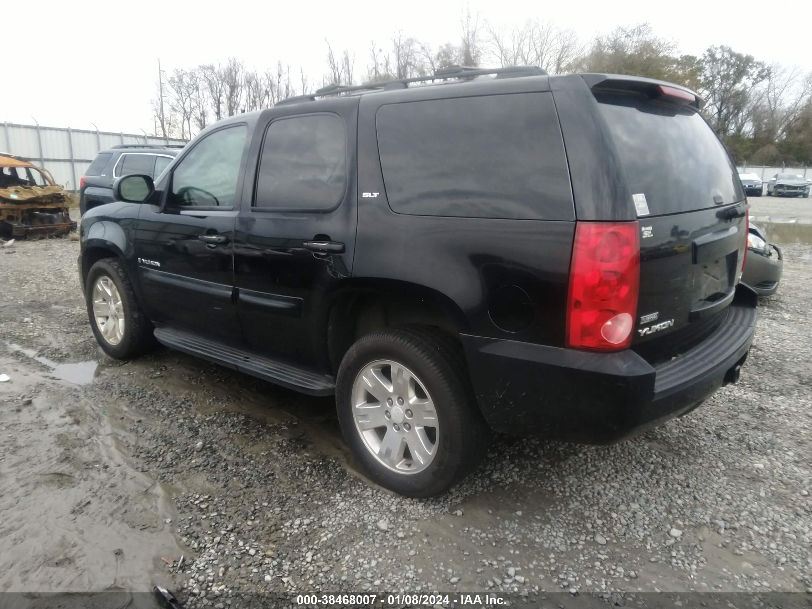 Photo 2 VIN: 1GKFK13038R264315 - GMC YUKON 