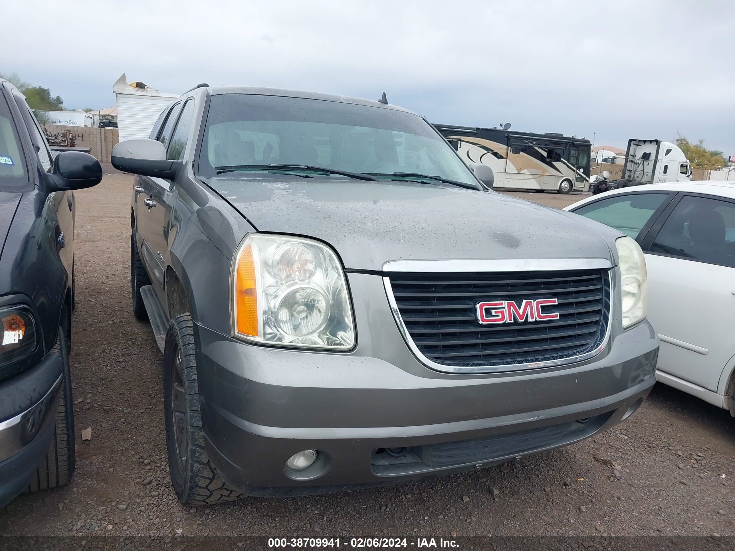 Photo 0 VIN: 1GKFK13047R181605 - GMC YUKON 