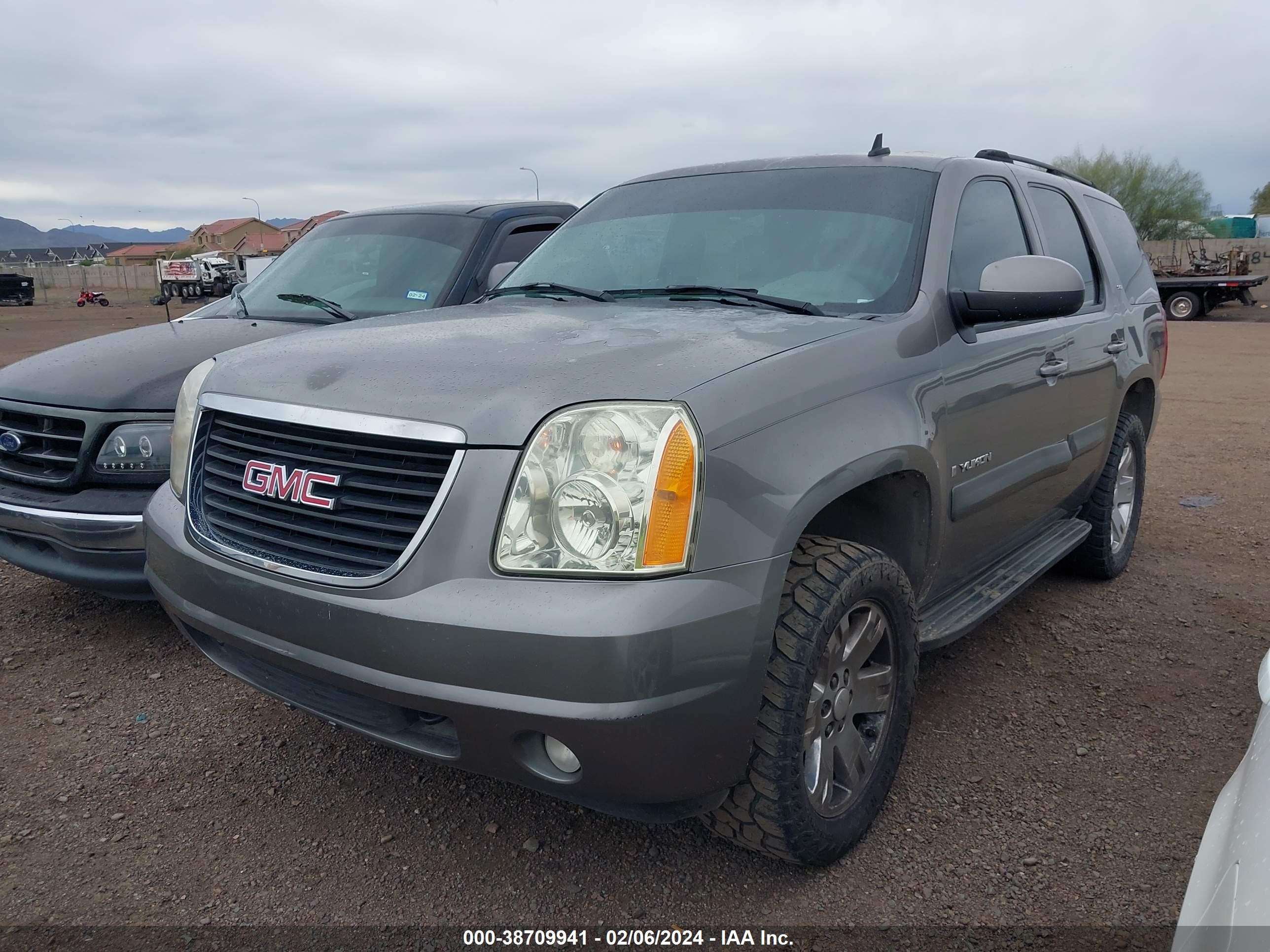 Photo 1 VIN: 1GKFK13047R181605 - GMC YUKON 