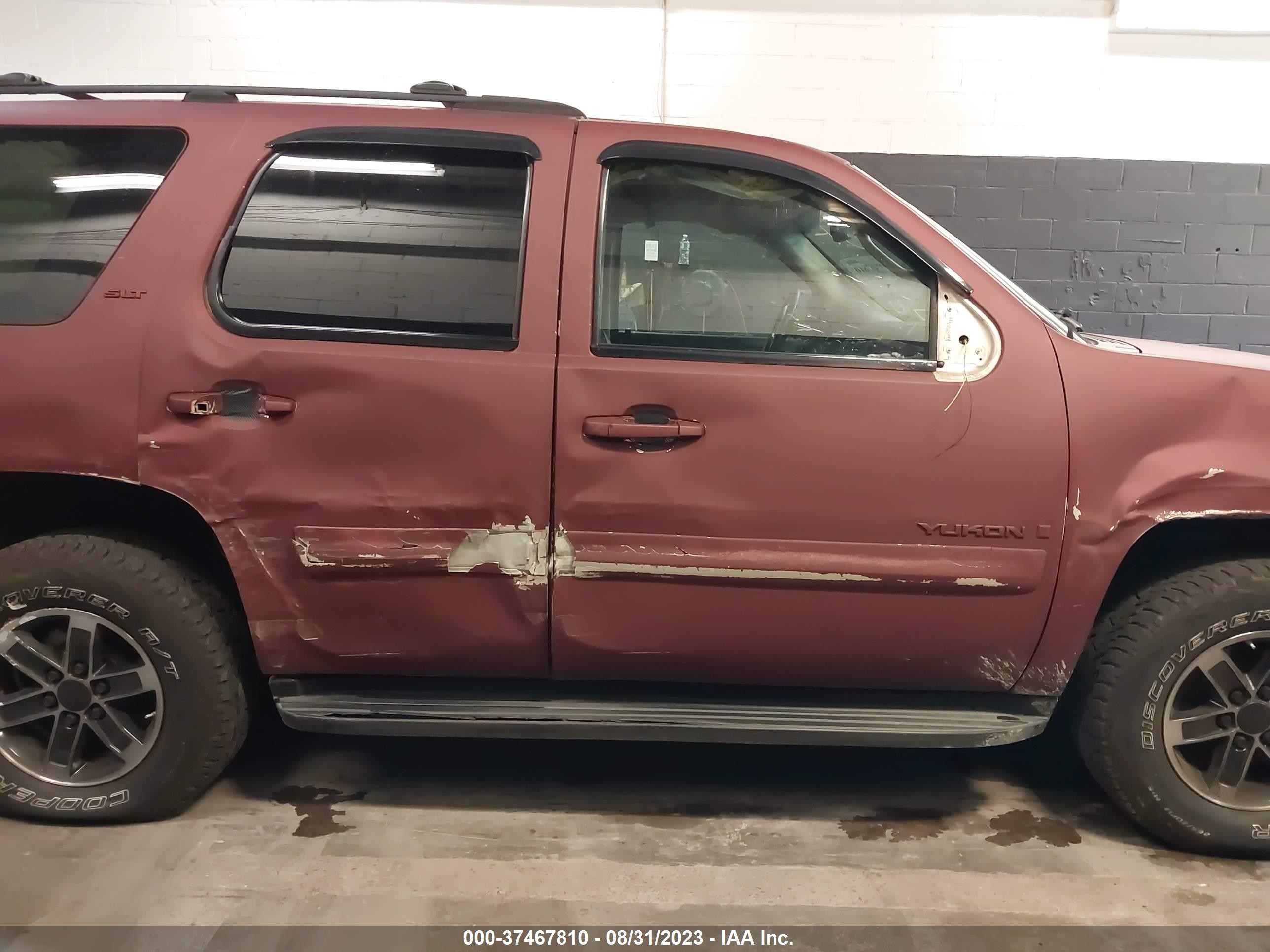 Photo 12 VIN: 1GKFK13047R210570 - GMC YUKON 