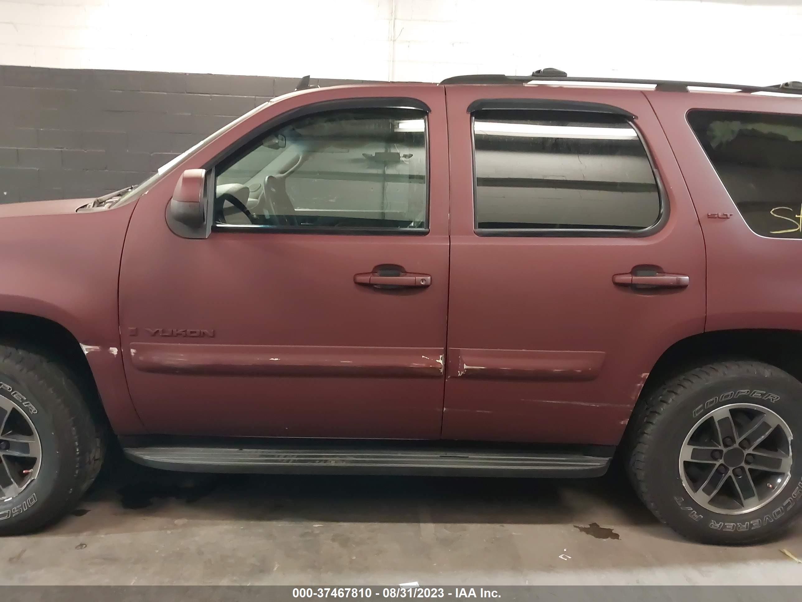 Photo 13 VIN: 1GKFK13047R210570 - GMC YUKON 