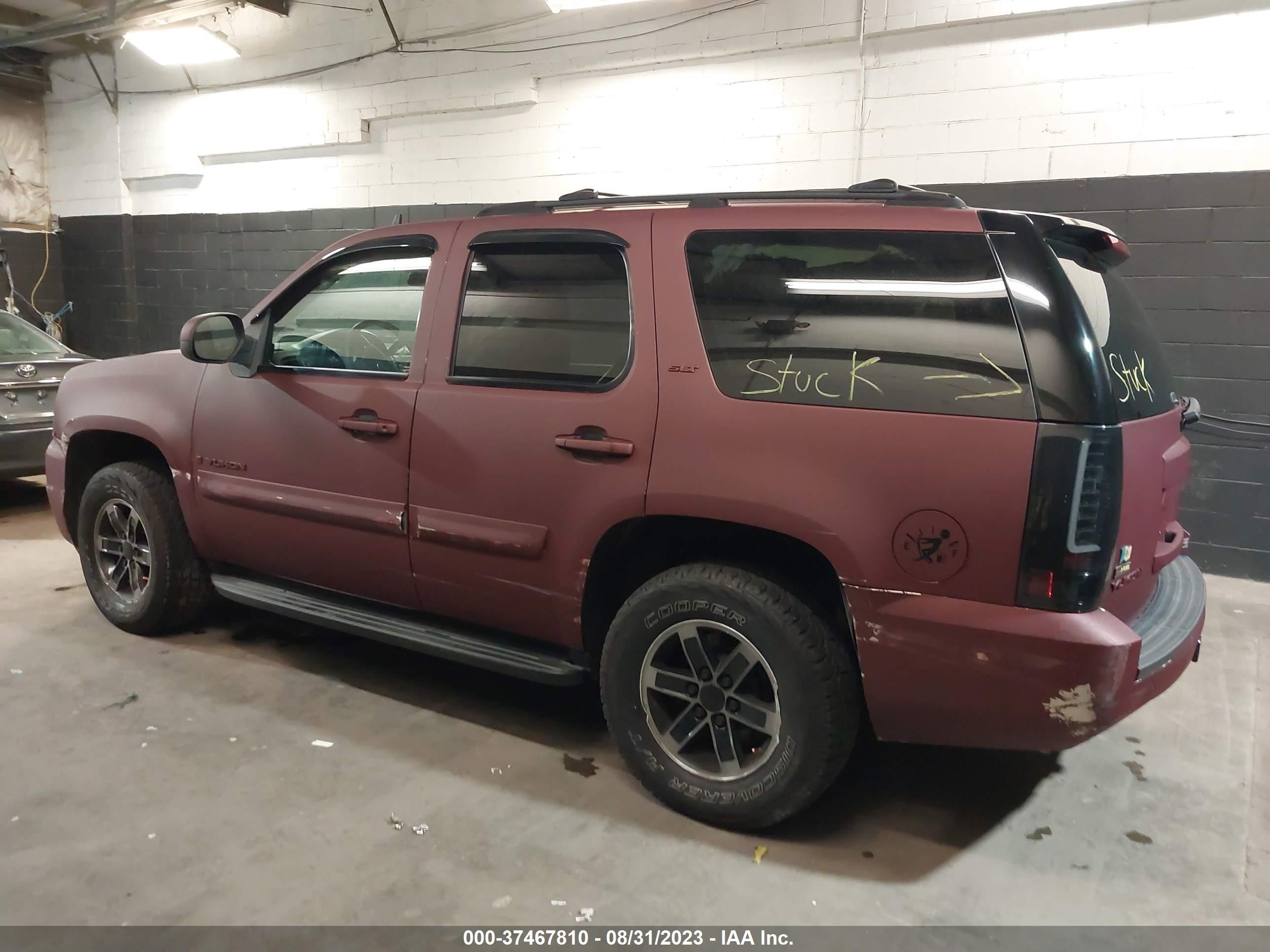 Photo 2 VIN: 1GKFK13047R210570 - GMC YUKON 