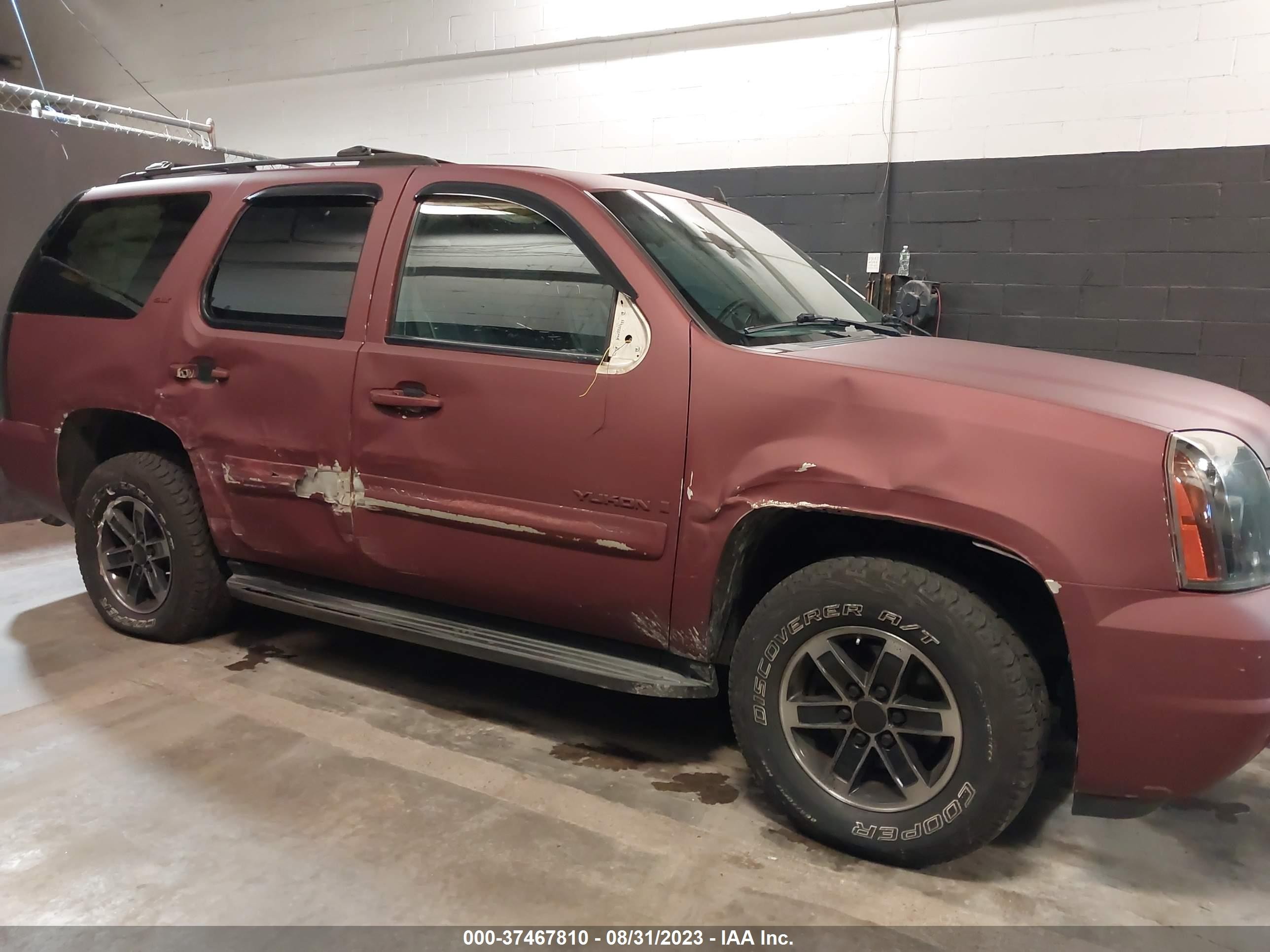 Photo 5 VIN: 1GKFK13047R210570 - GMC YUKON 