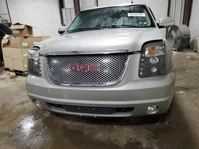 Photo 4 VIN: 1GKFK13057J390611 - GMC YUKON 