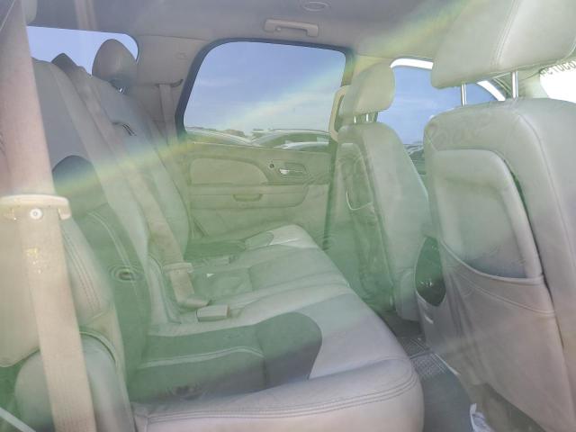 Photo 10 VIN: 1GKFK13057R158088 - GMC YUKON 