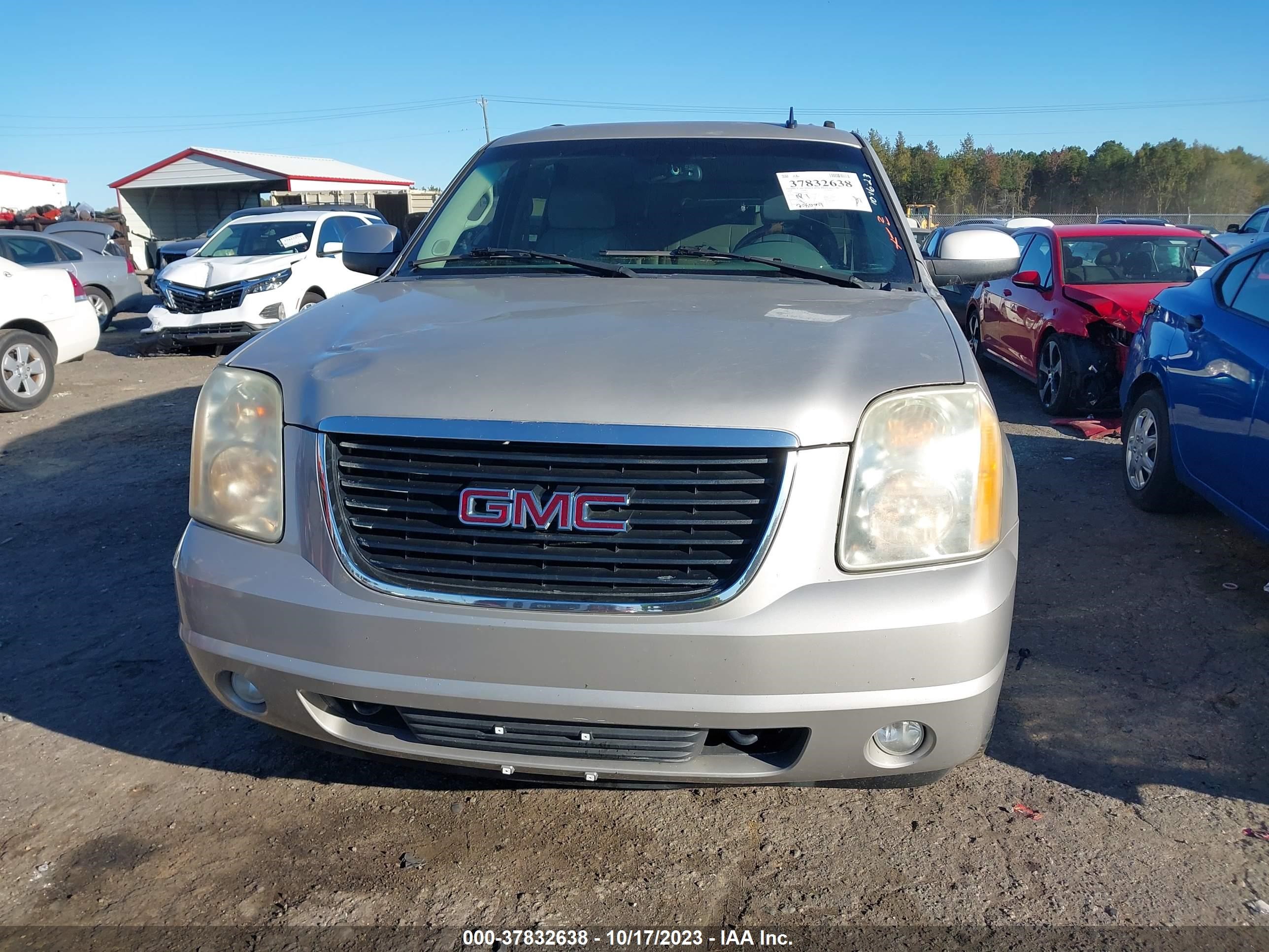 Photo 5 VIN: 1GKFK13067J238353 - GMC YUKON 