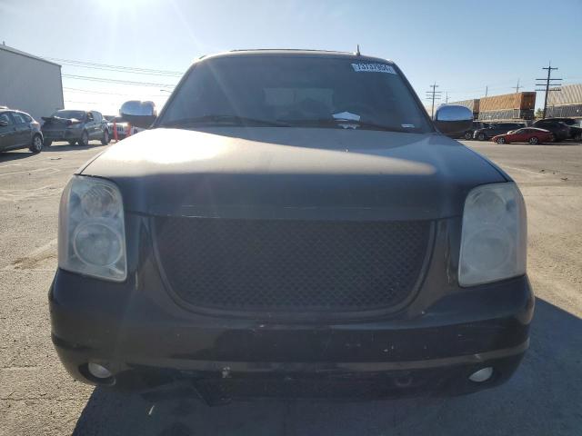 Photo 4 VIN: 1GKFK13067R387895 - GMC YUKON 