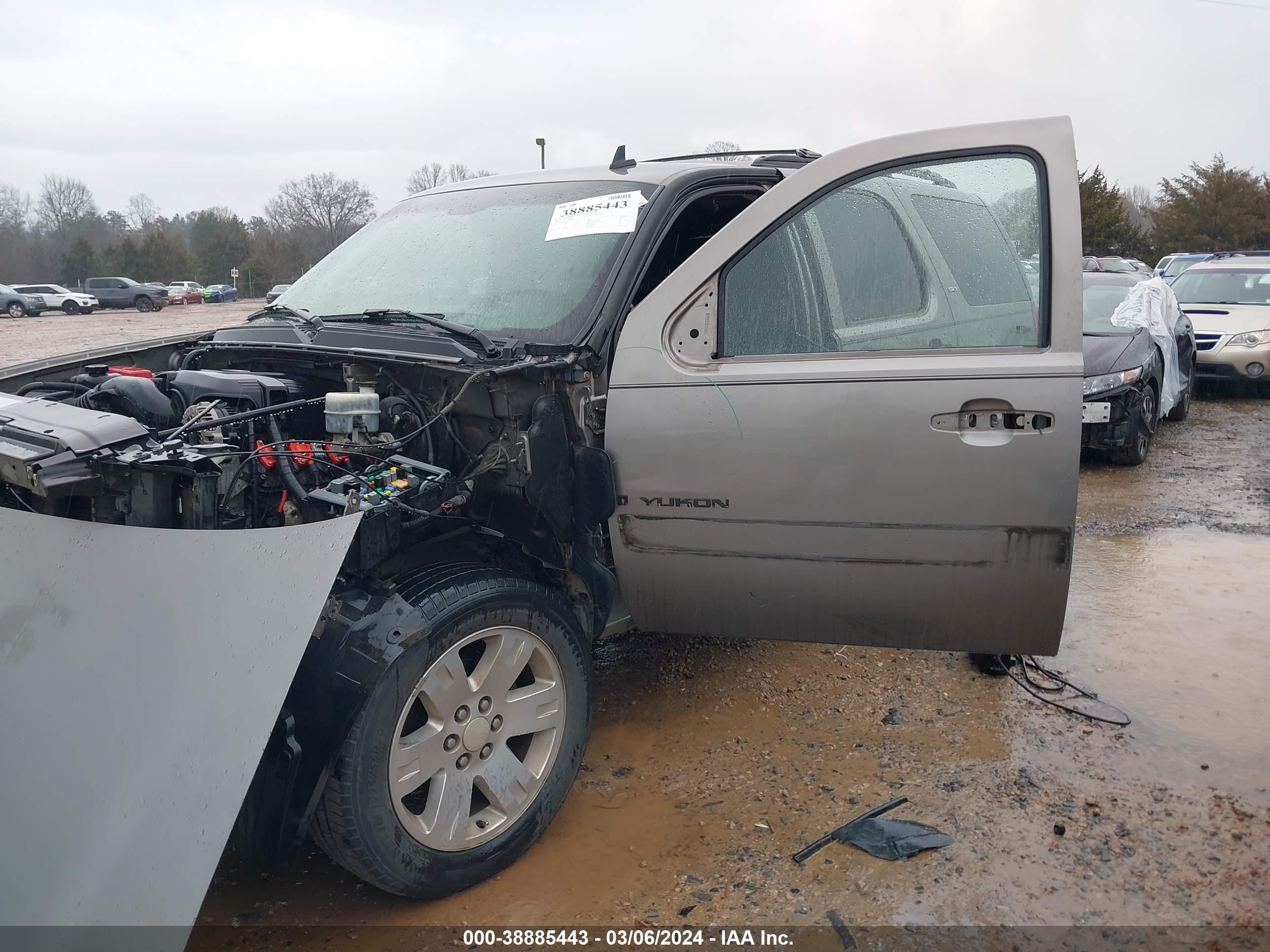 Photo 1 VIN: 1GKFK13077R133953 - GMC YUKON 