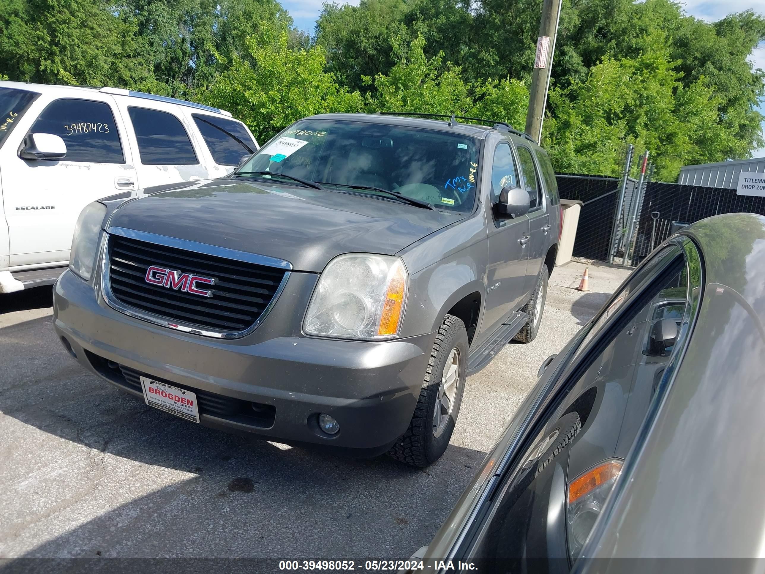 Photo 1 VIN: 1GKFK13087J383426 - GMC YUKON 