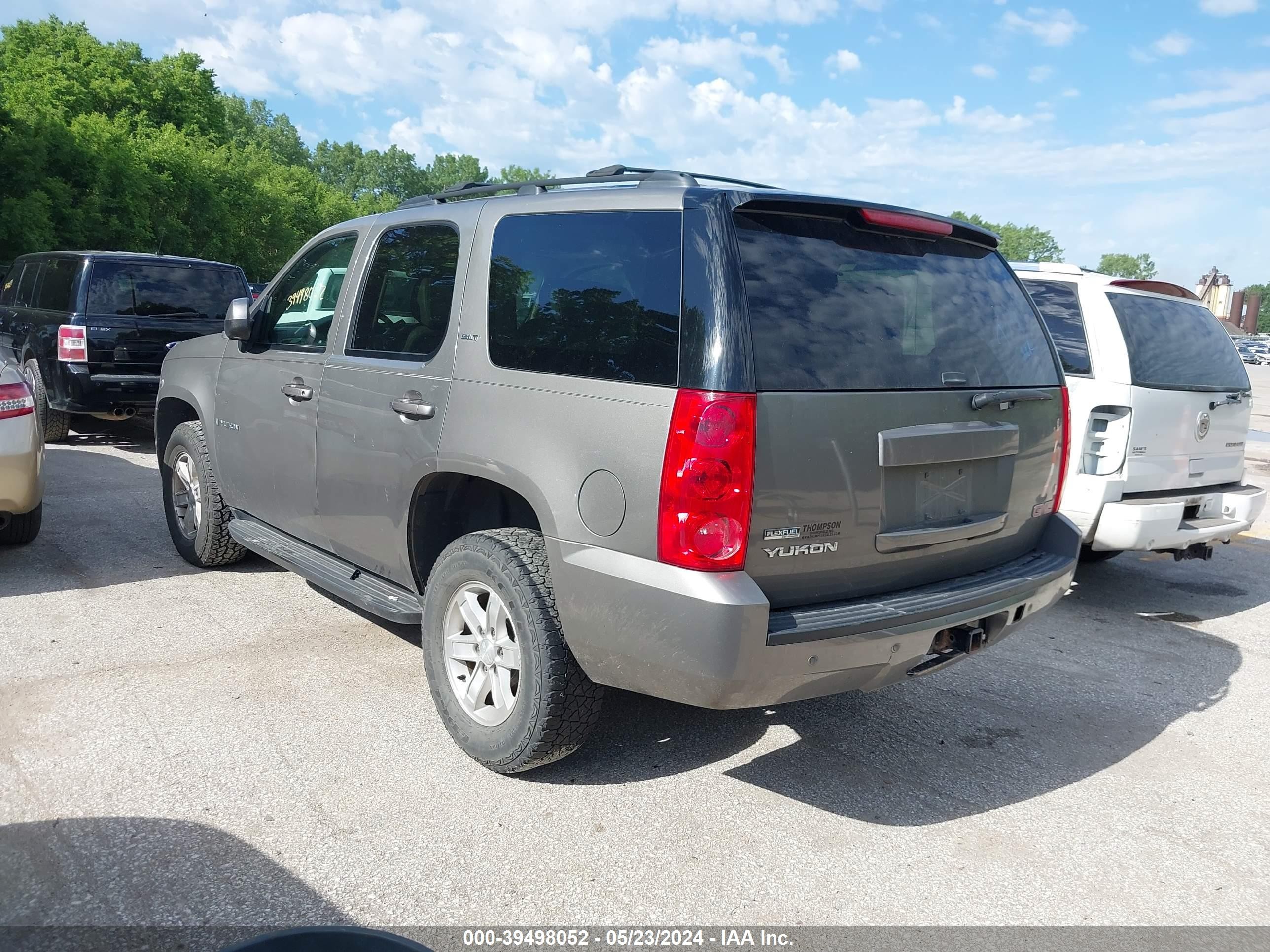 Photo 2 VIN: 1GKFK13087J383426 - GMC YUKON 