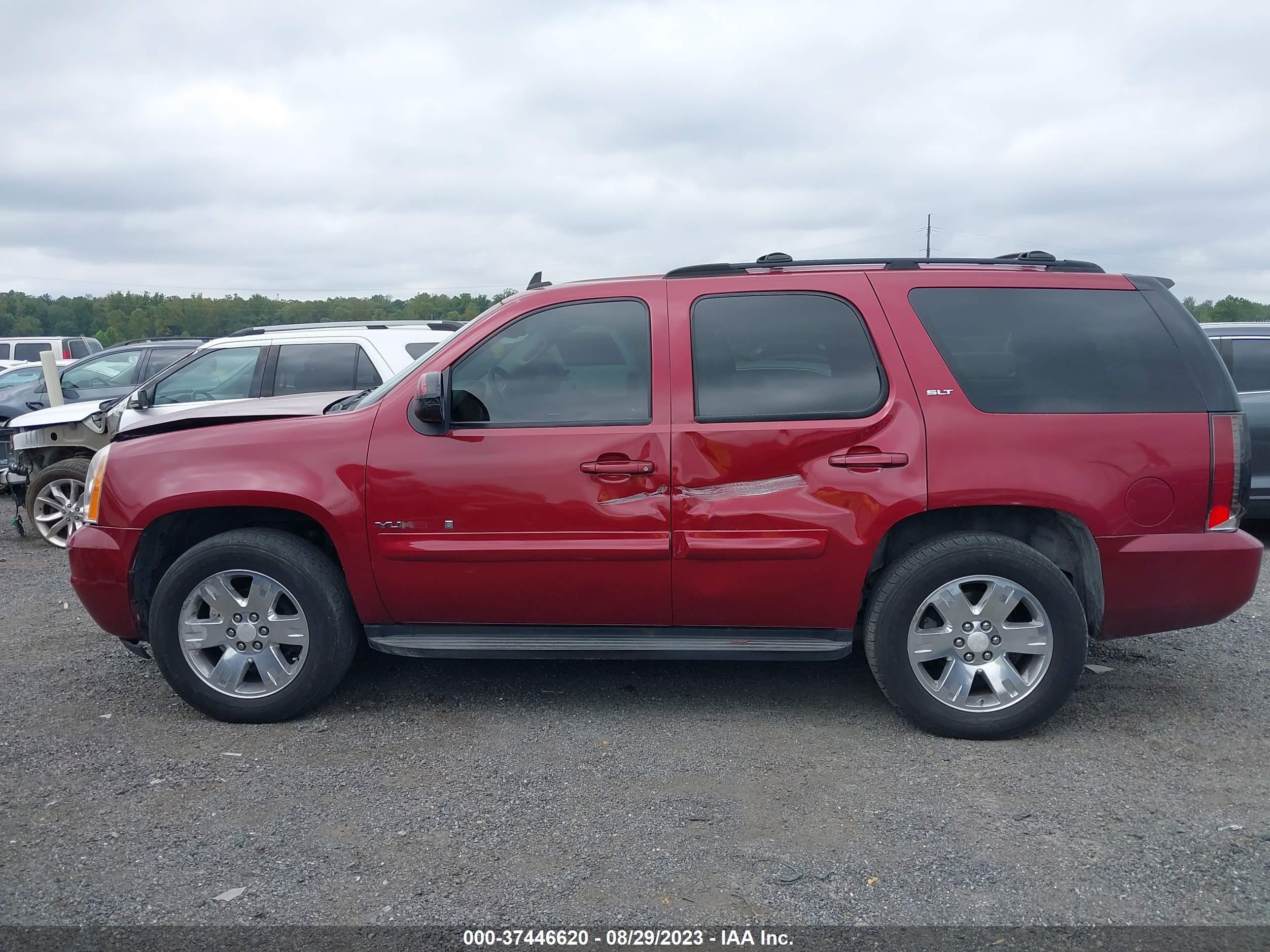 Photo 13 VIN: 1GKFK13087R100184 - GMC YUKON 