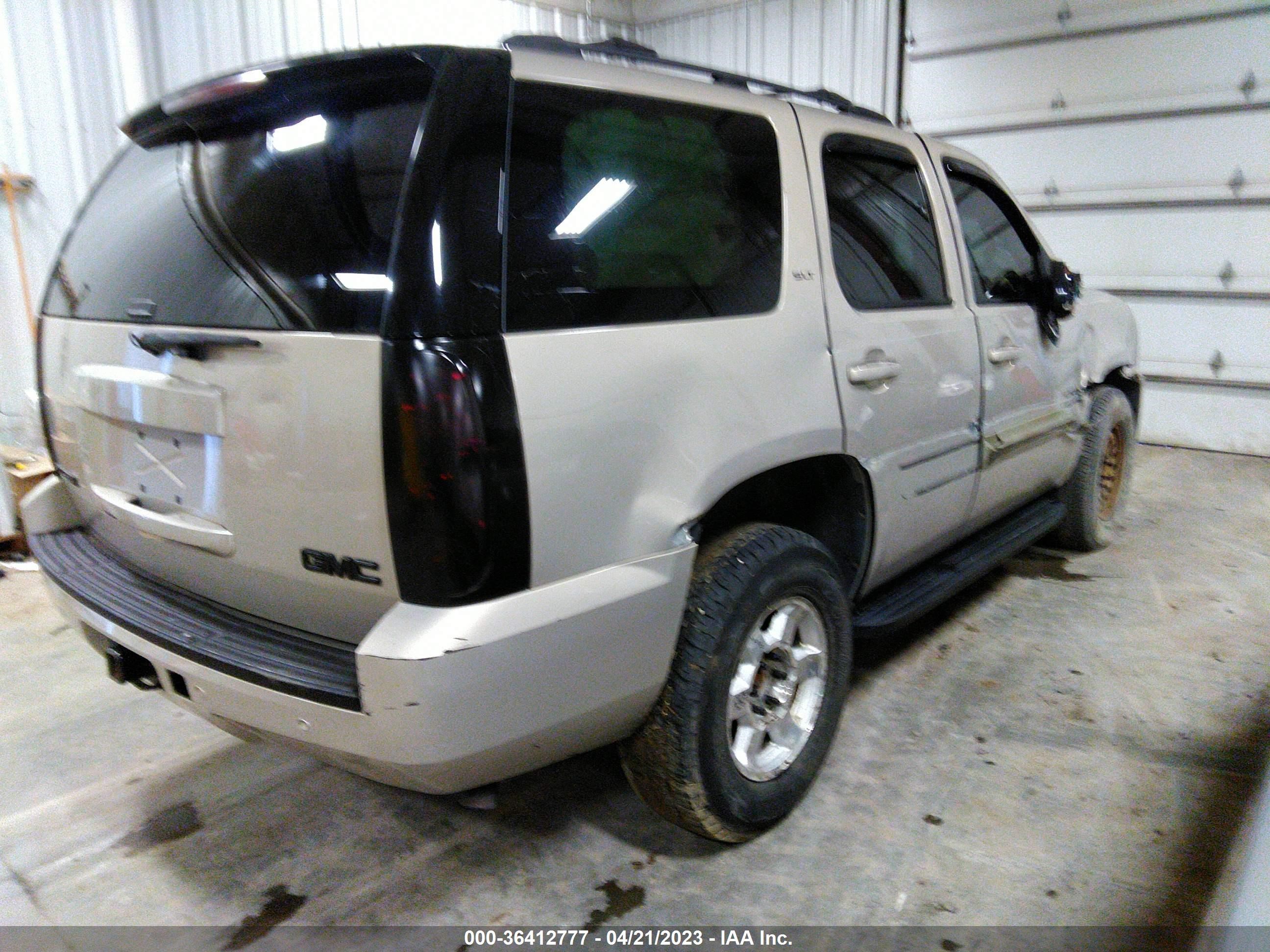 Photo 3 VIN: 1GKFK13097R226683 - GMC YUKON 