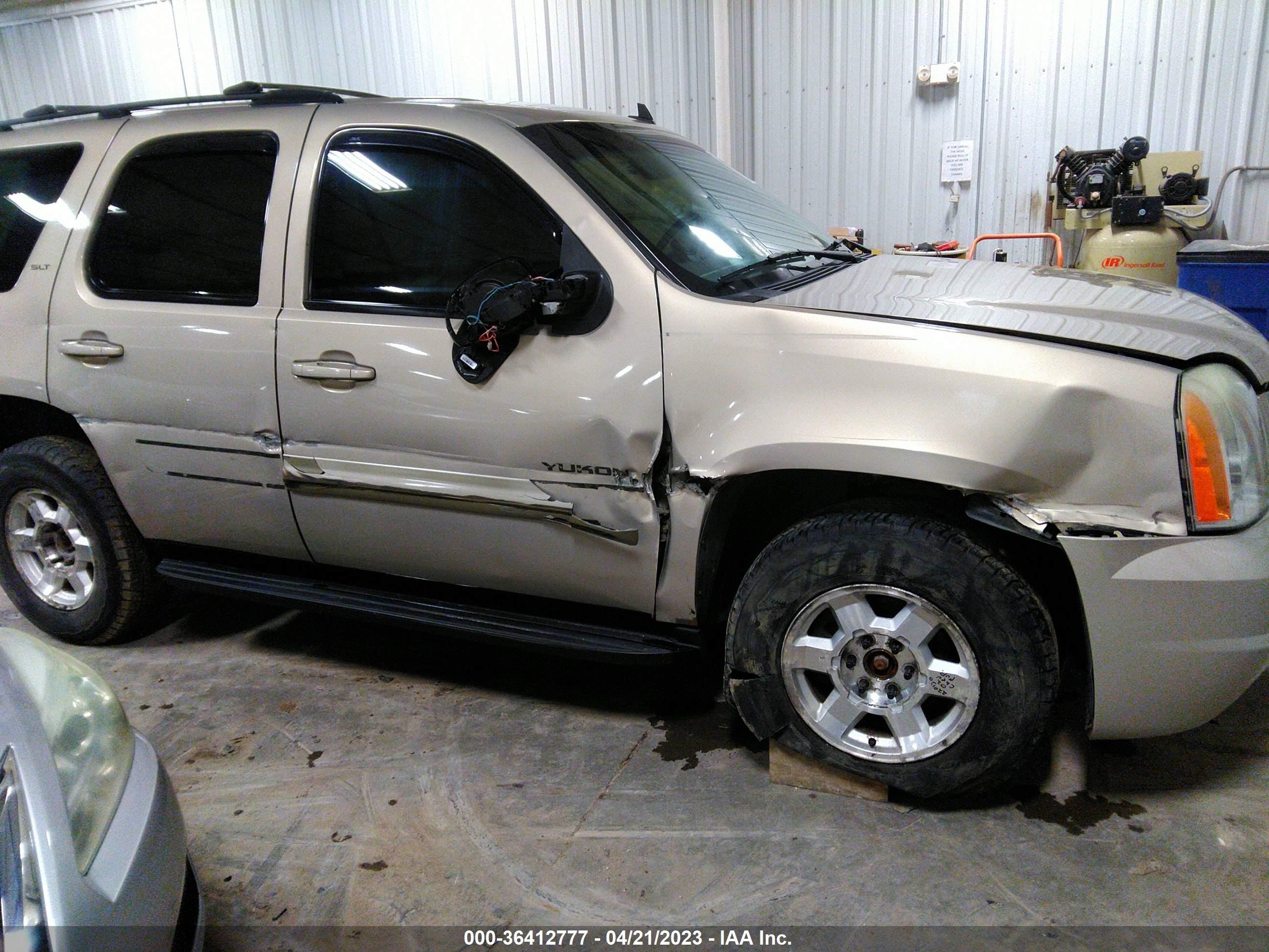 Photo 5 VIN: 1GKFK13097R226683 - GMC YUKON 