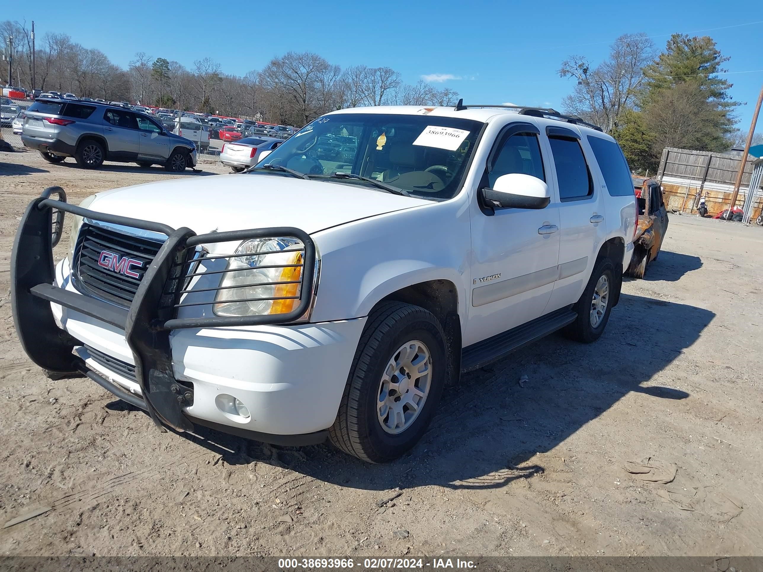 Photo 1 VIN: 1GKFK130X7R123854 - GMC YUKON 