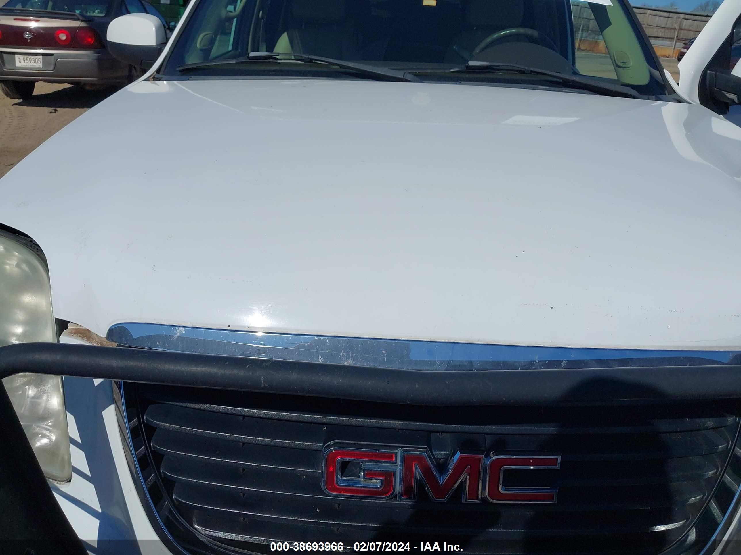 Photo 9 VIN: 1GKFK130X7R123854 - GMC YUKON 