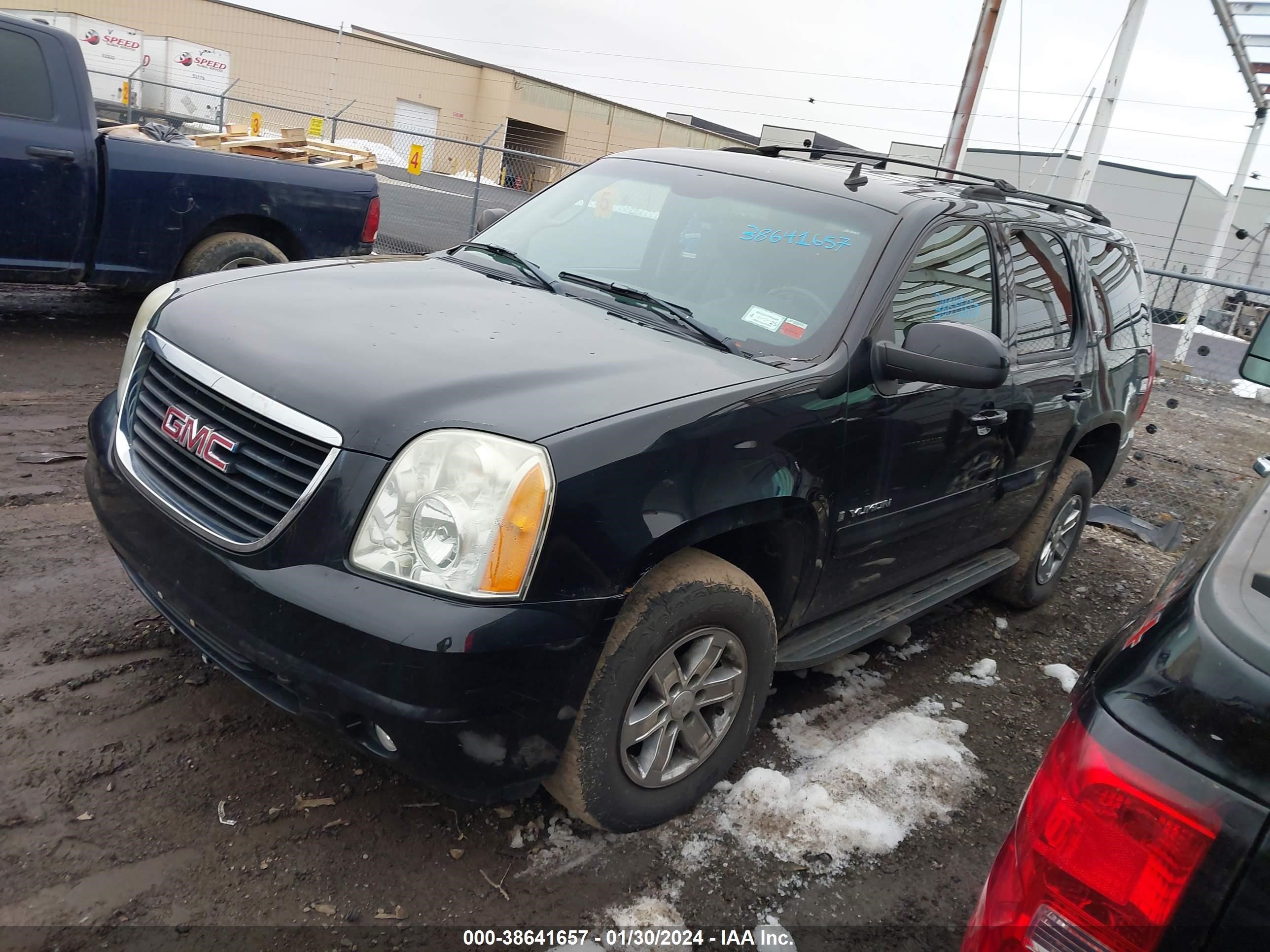 Photo 1 VIN: 1GKFK130X7R297438 - GMC YUKON 