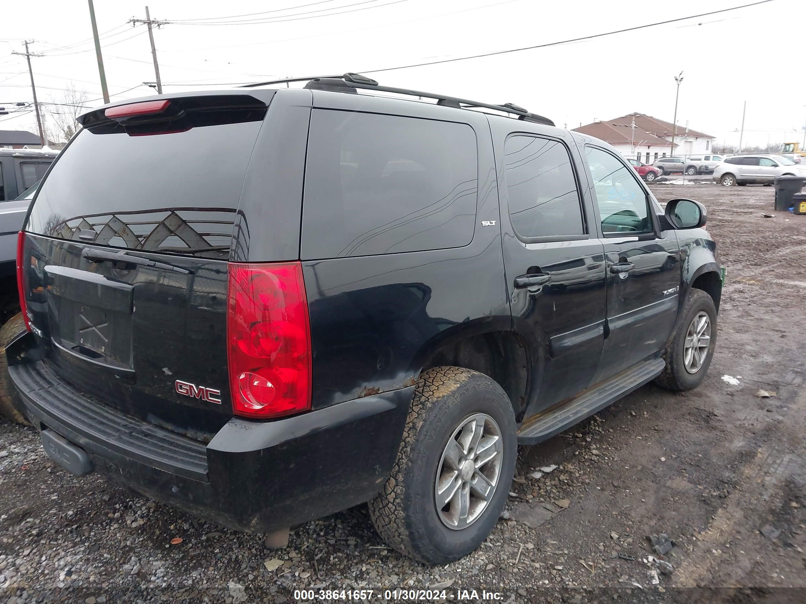 Photo 3 VIN: 1GKFK130X7R297438 - GMC YUKON 