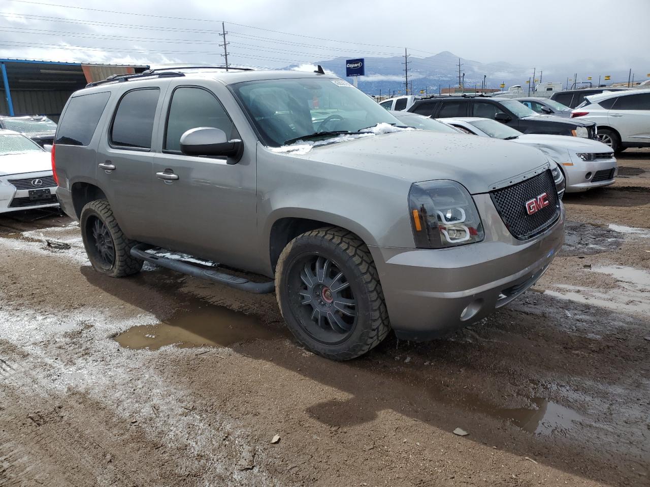 Photo 3 VIN: 1GKFK130X8R253795 - GMC YUKON 