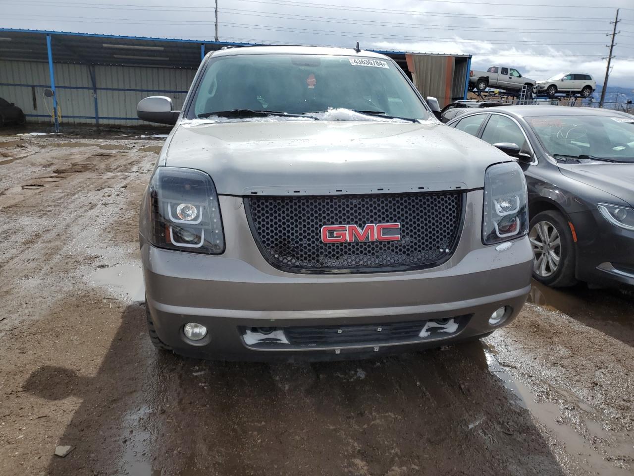 Photo 4 VIN: 1GKFK130X8R253795 - GMC YUKON 