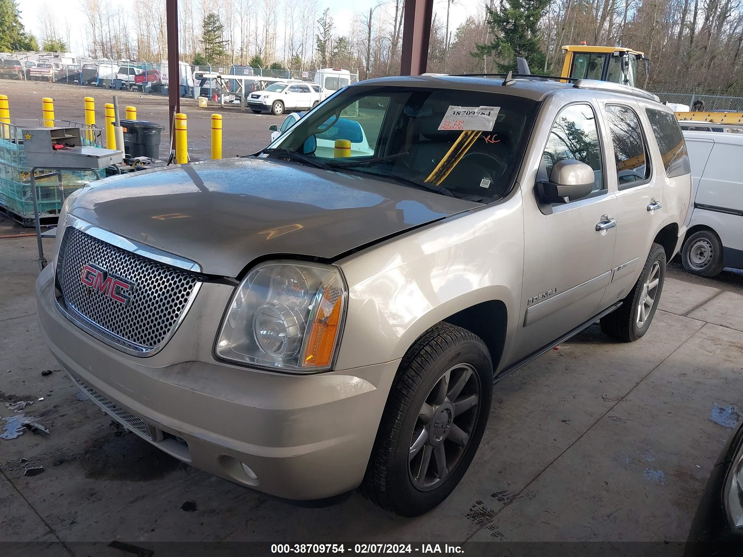 Photo 1 VIN: 1GKFK13279R133309 - GMC YUKON 