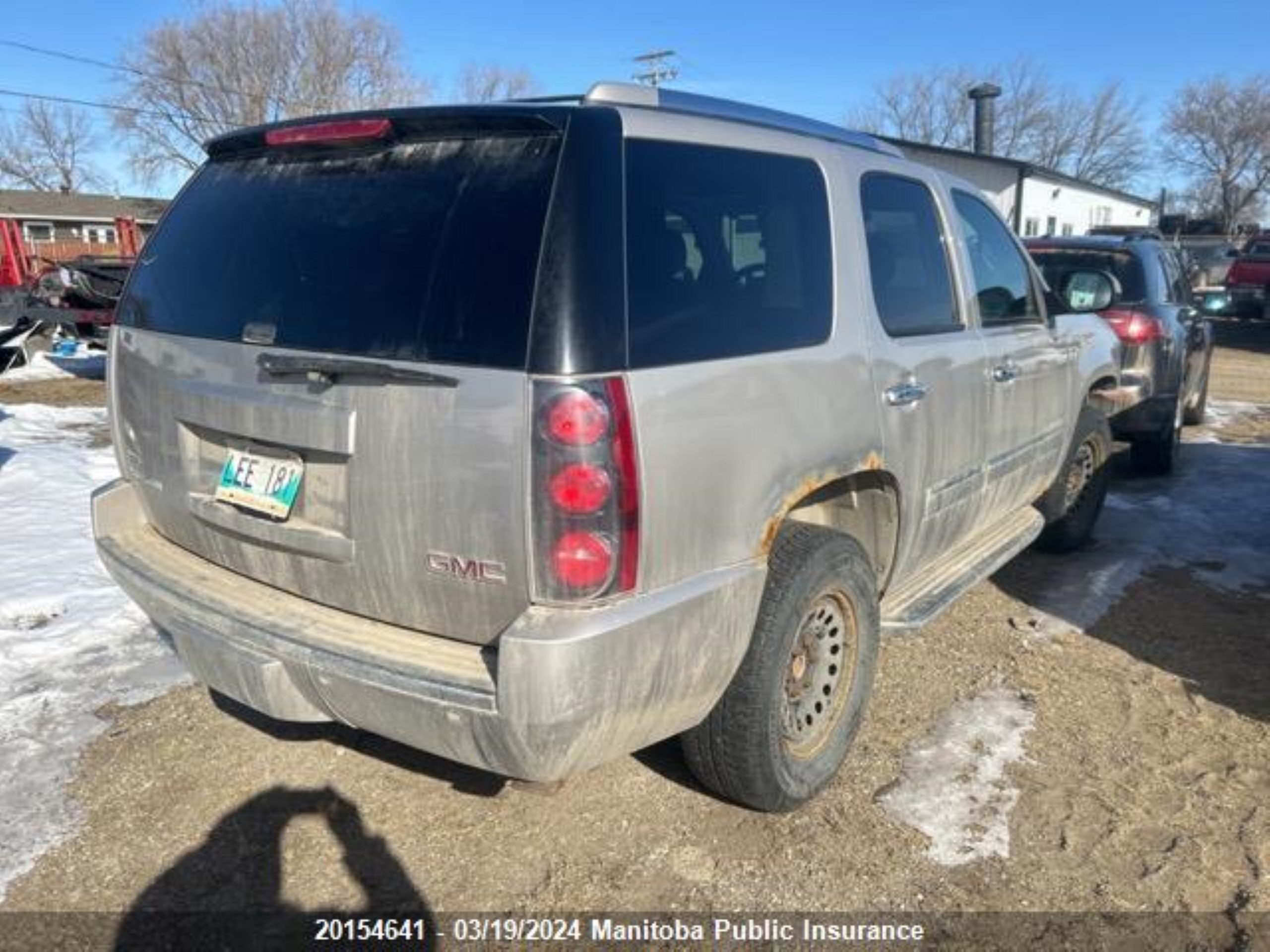 Photo 3 VIN: 1GKFK13279R231594 - GMC YUKON 