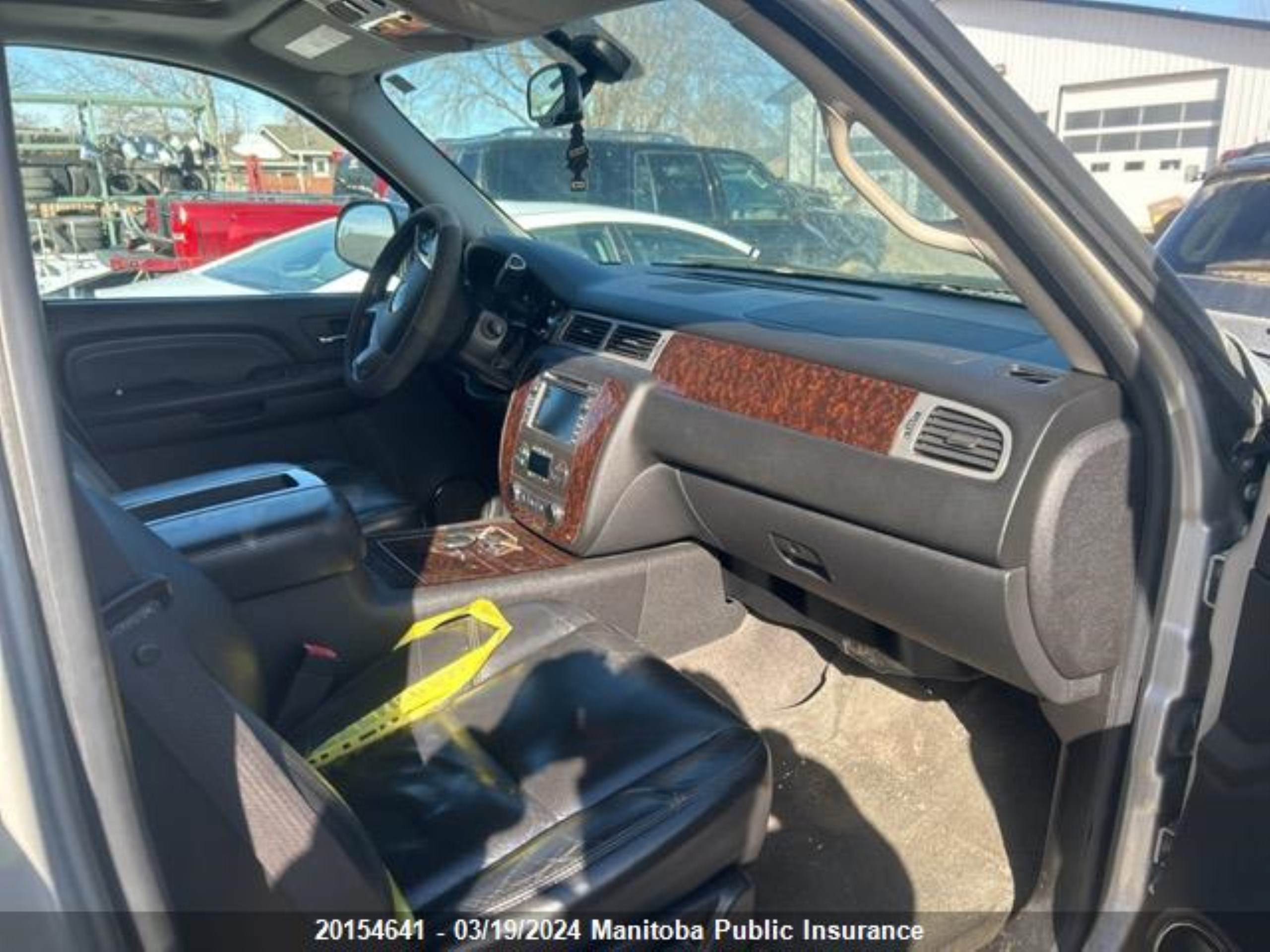 Photo 4 VIN: 1GKFK13279R231594 - GMC YUKON 