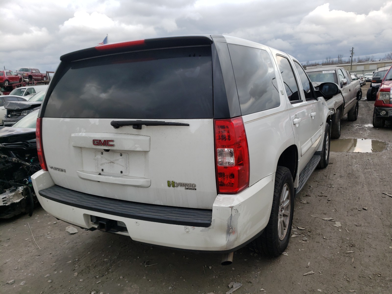 Photo 3 VIN: 1GKFK13578R212844 - GMC YUKON HYBR 