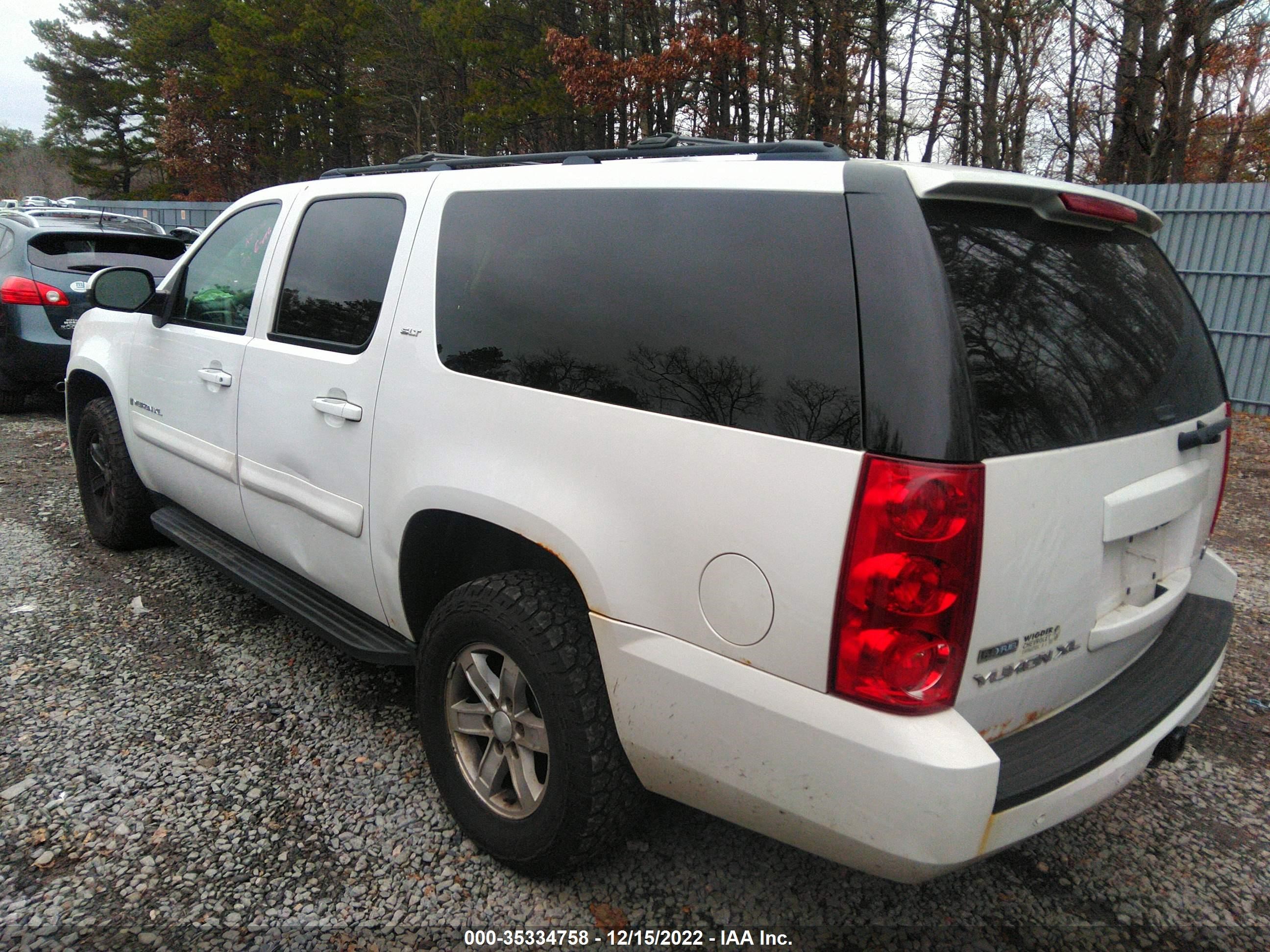 Photo 2 VIN: 1GKFK16308R150763 - GMC YUKON 