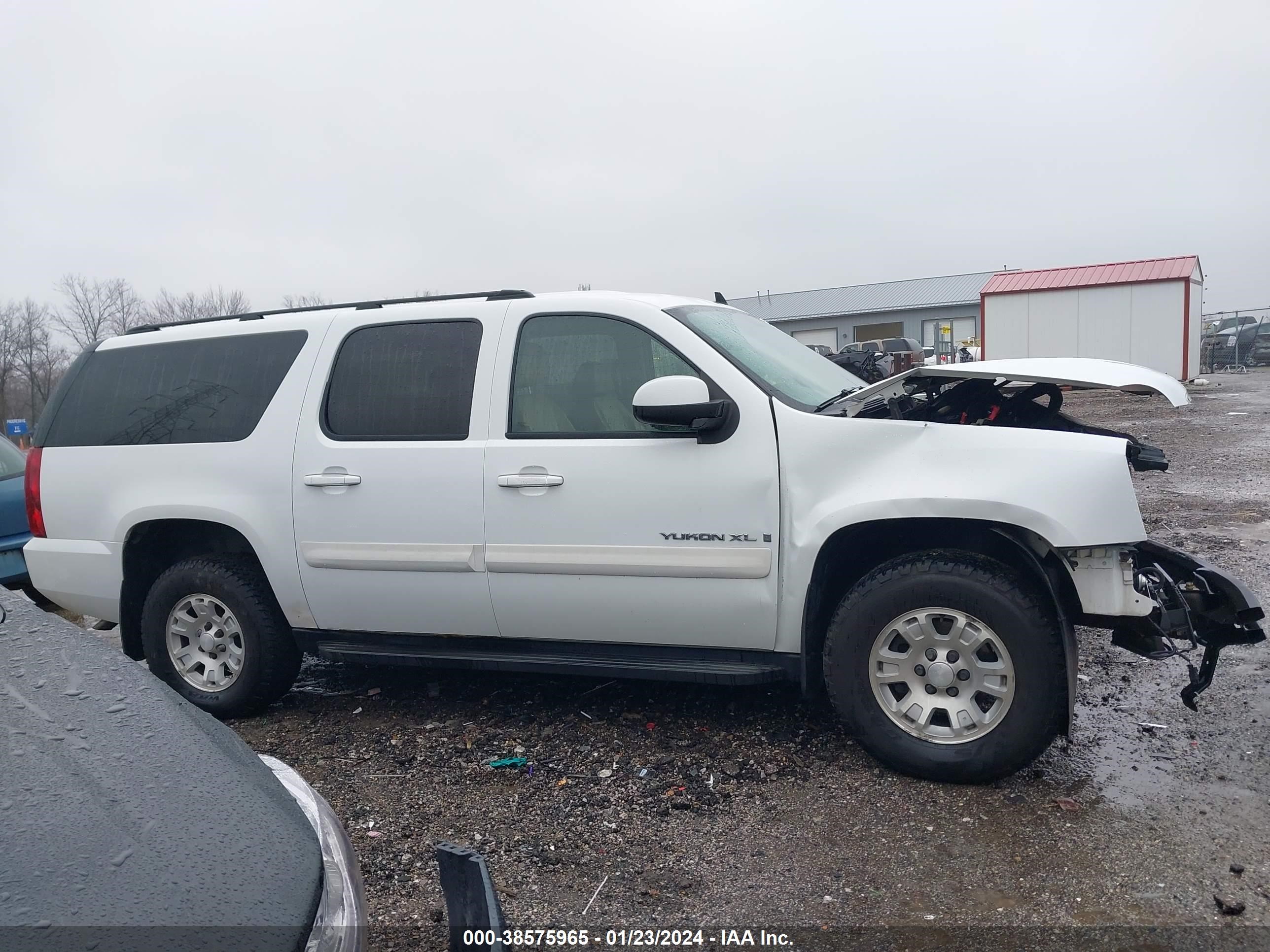 Photo 12 VIN: 1GKFK16327J238923 - GMC YUKON 