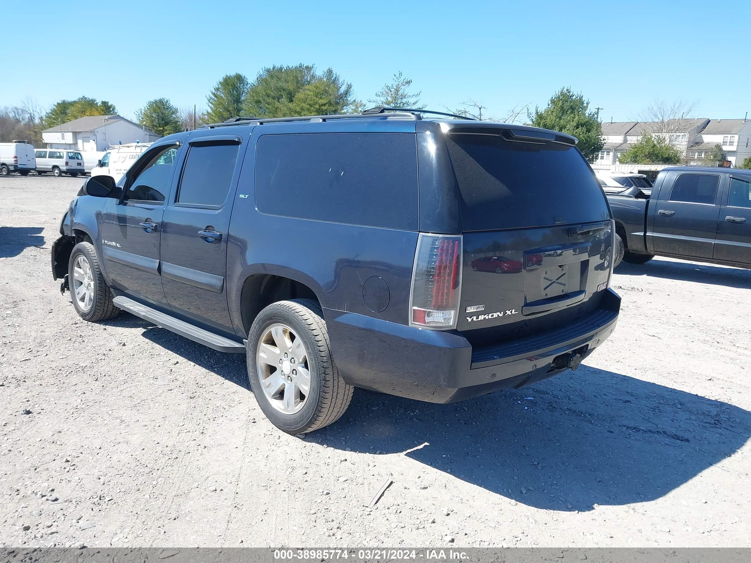 Photo 2 VIN: 1GKFK16327J391768 - GMC NULL 