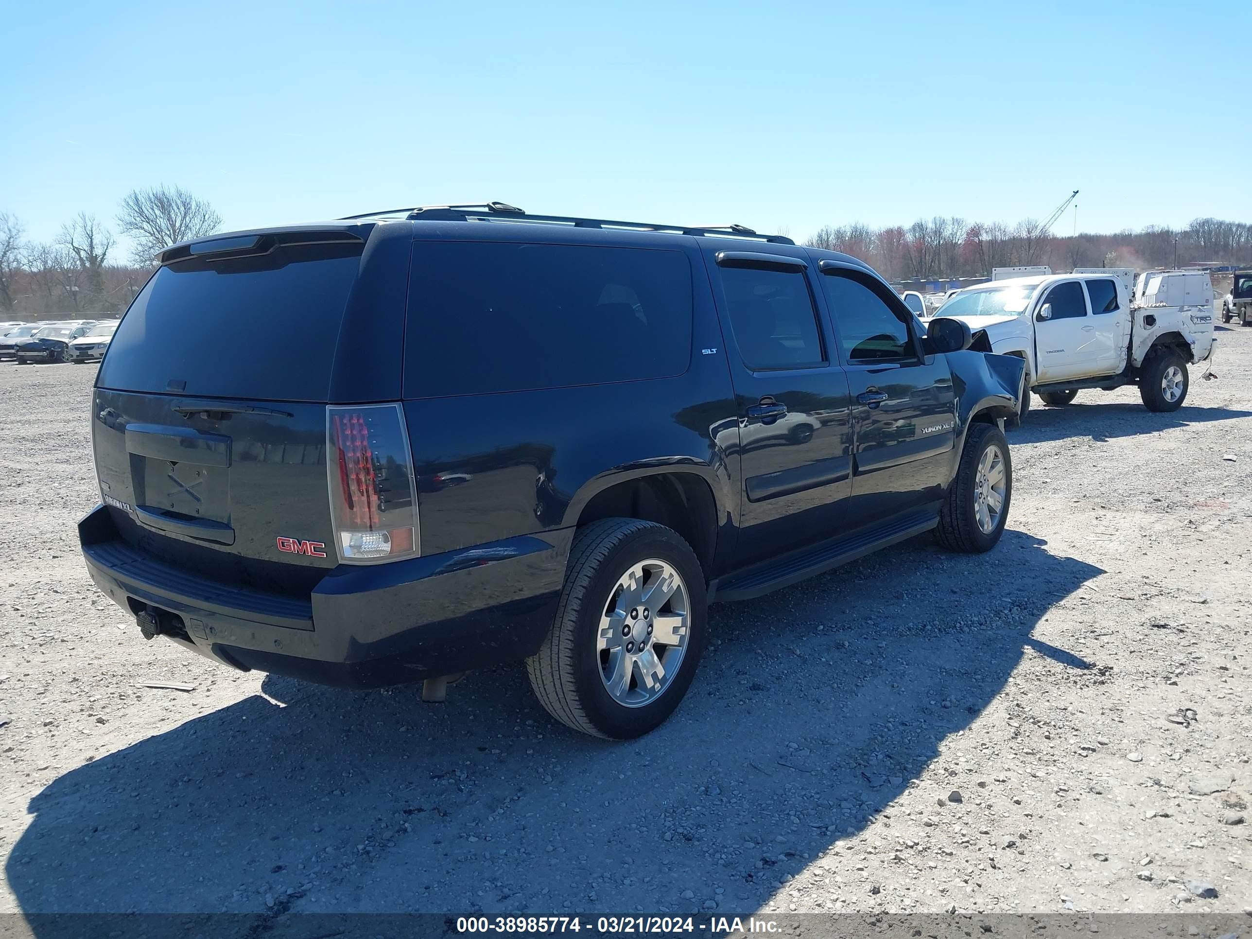 Photo 3 VIN: 1GKFK16327J391768 - GMC NULL 