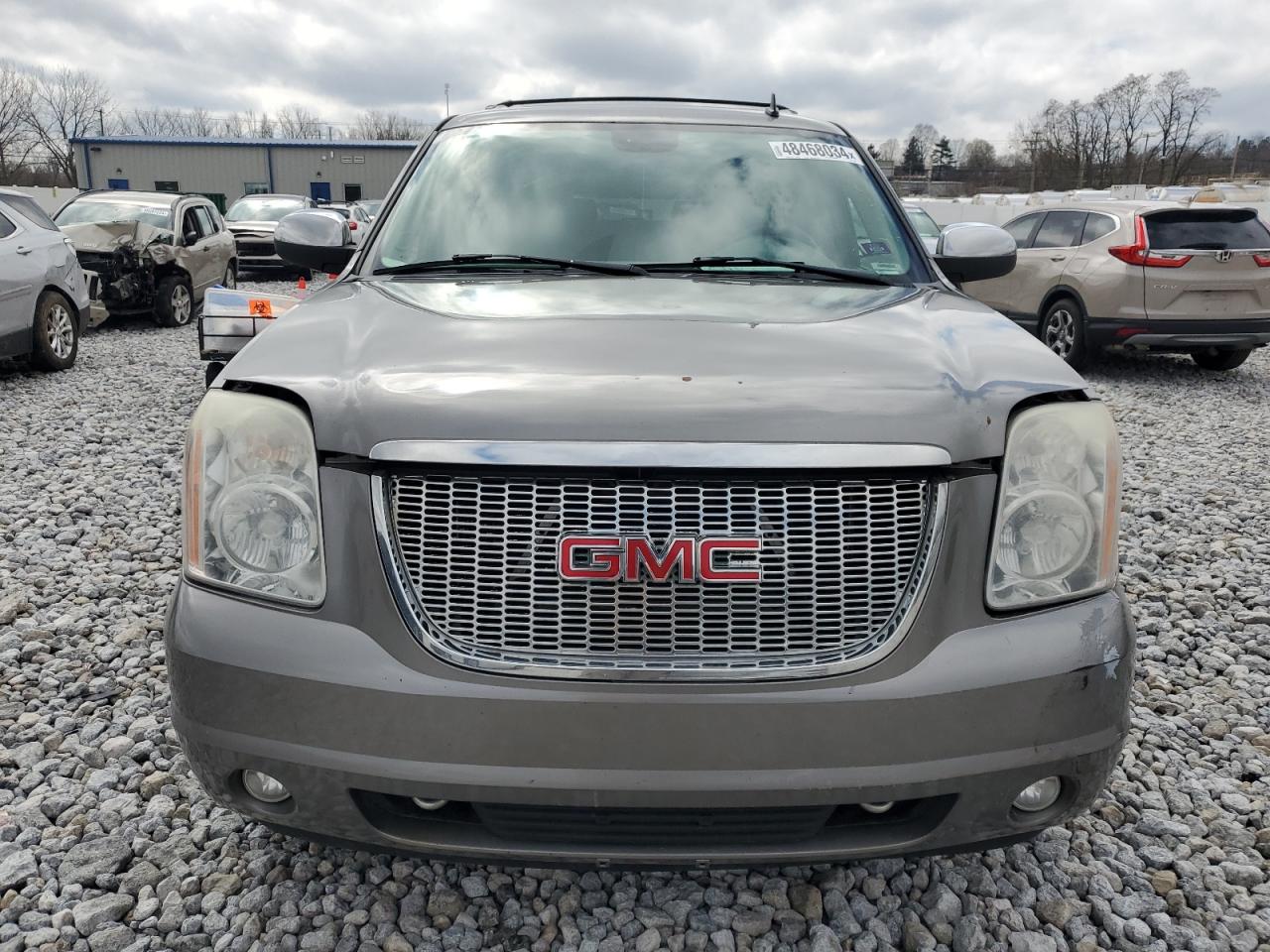 Photo 4 VIN: 1GKFK16328J148267 - GMC YUKON 