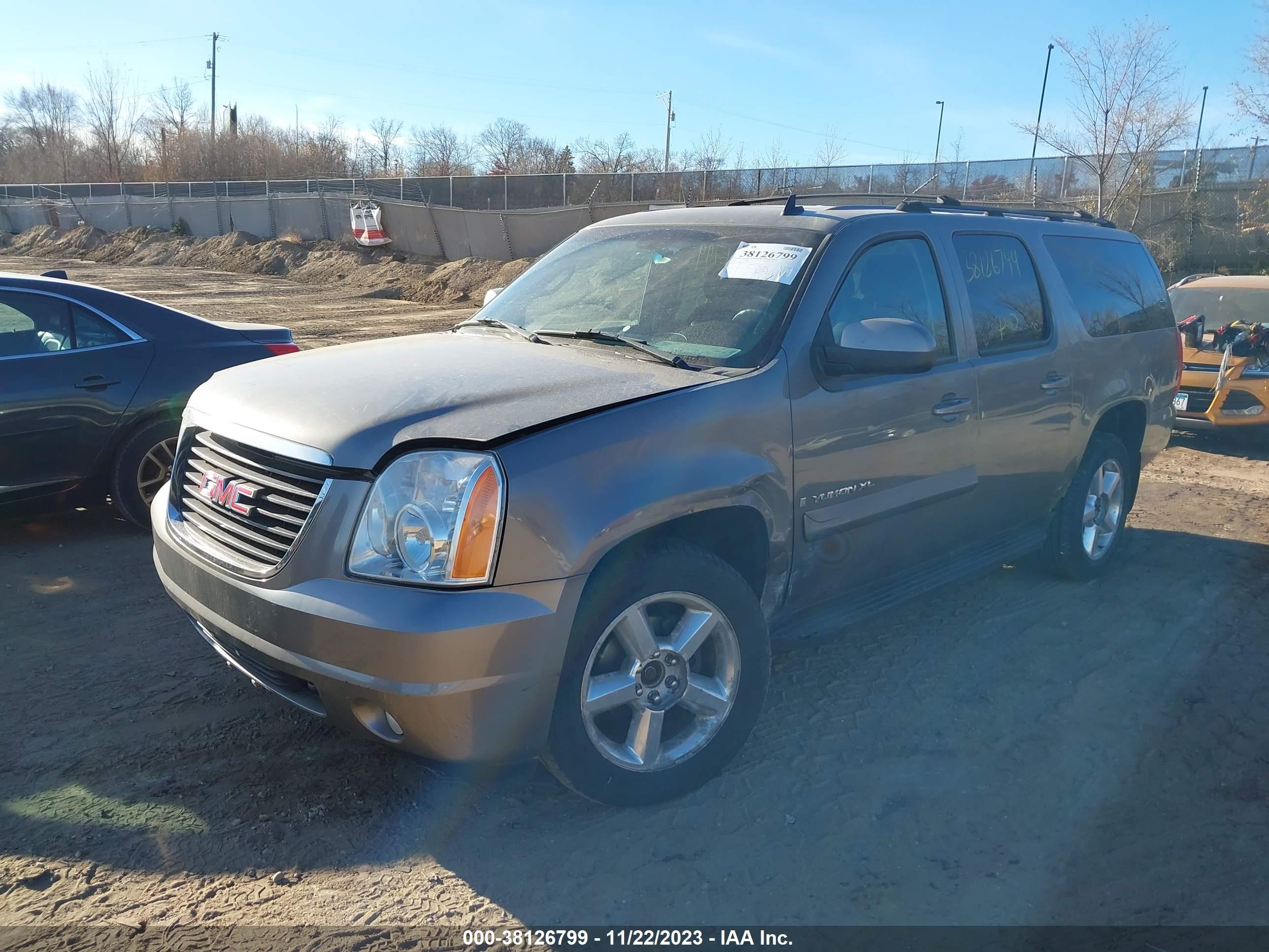 Photo 1 VIN: 1GKFK16357J252119 - GMC YUKON 